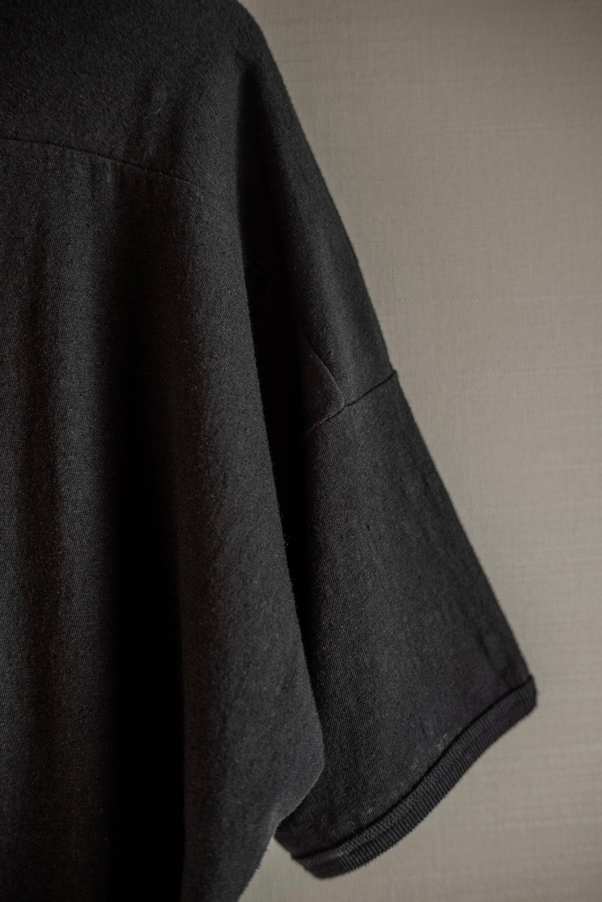 JAN-JAN VAN ESSCHE REGULAR FIT TEE SHORT SLEEVE COTTON LINEN JERSEY BLACK