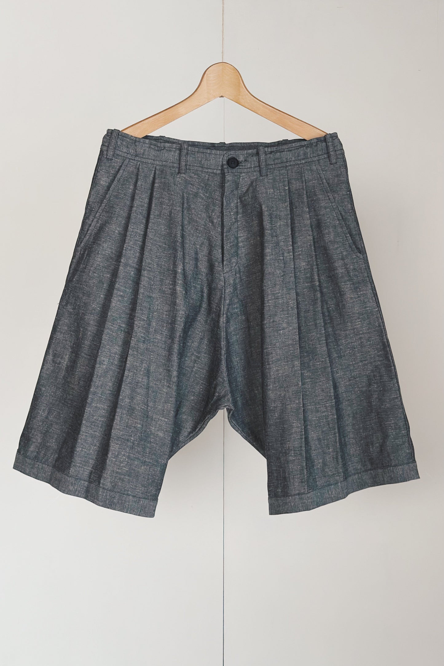 O PROJECT - SEASON #7 - PLEATED SHORTS