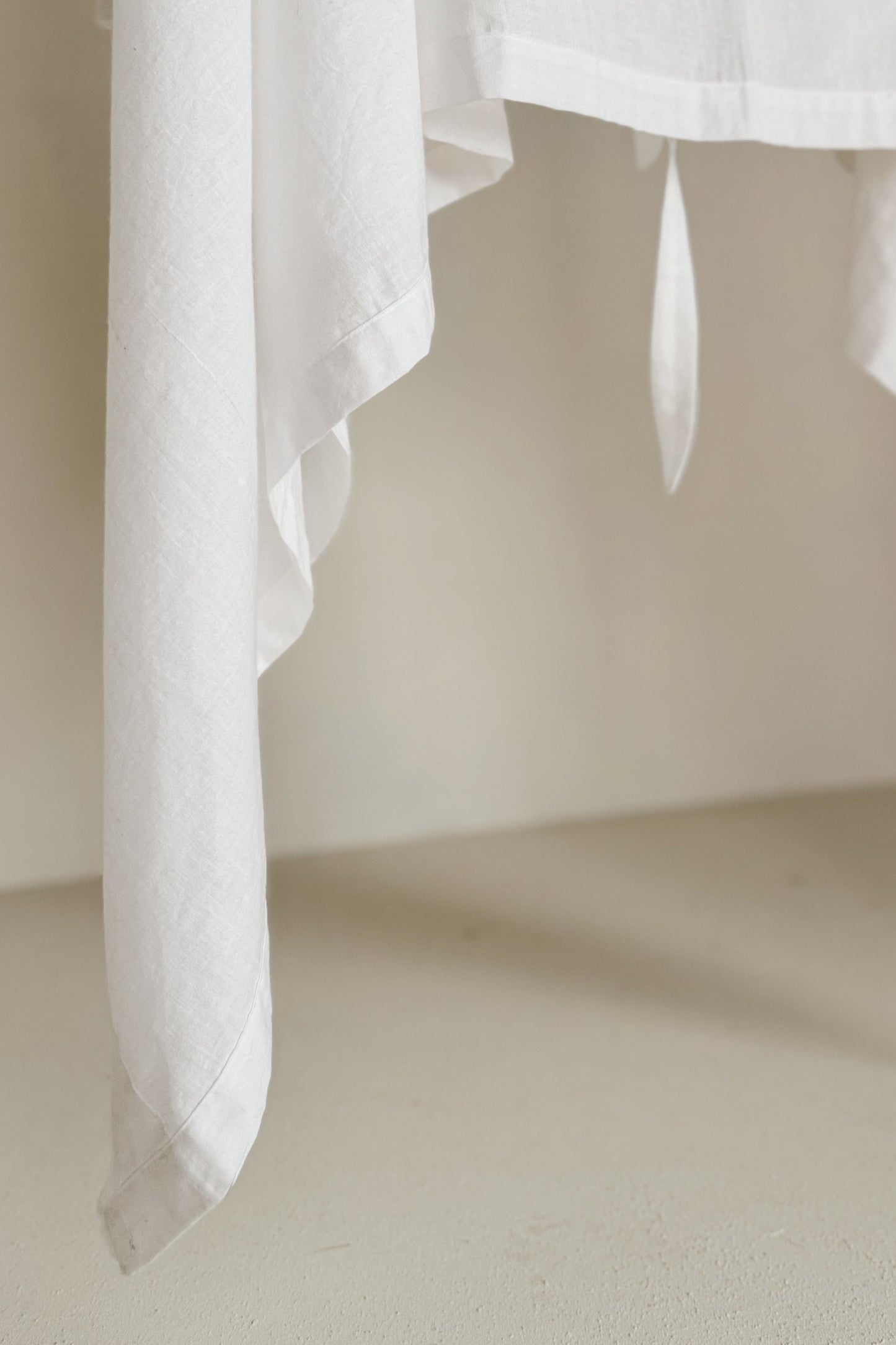 GRANDE ÉCHARPE CACHEMIRE JAN-JAN VAN ESSCHE EN VOILE DE COTON KHADI BLANC CASSÉ