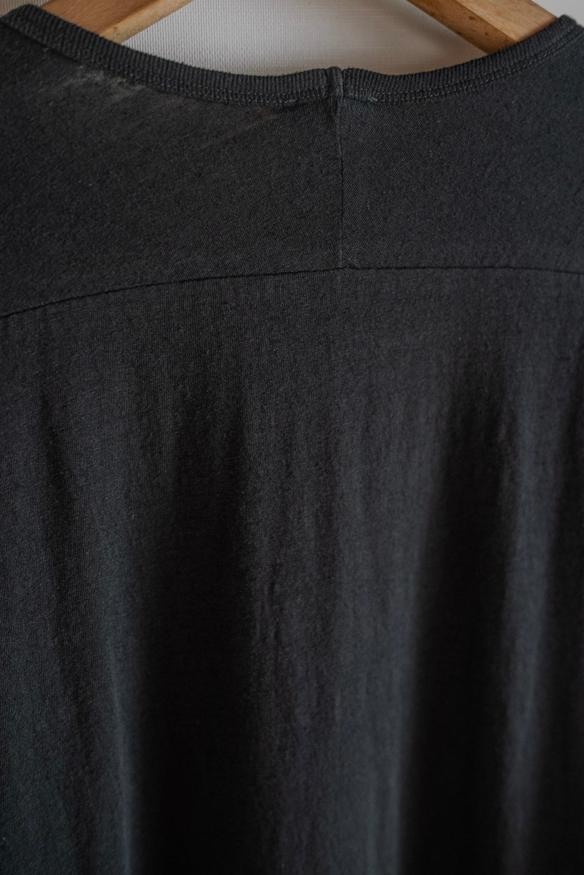T-shirt coupe classique à manches courtes en jersey de coton et lin JAN-JAN VAN ESSCHE, noir