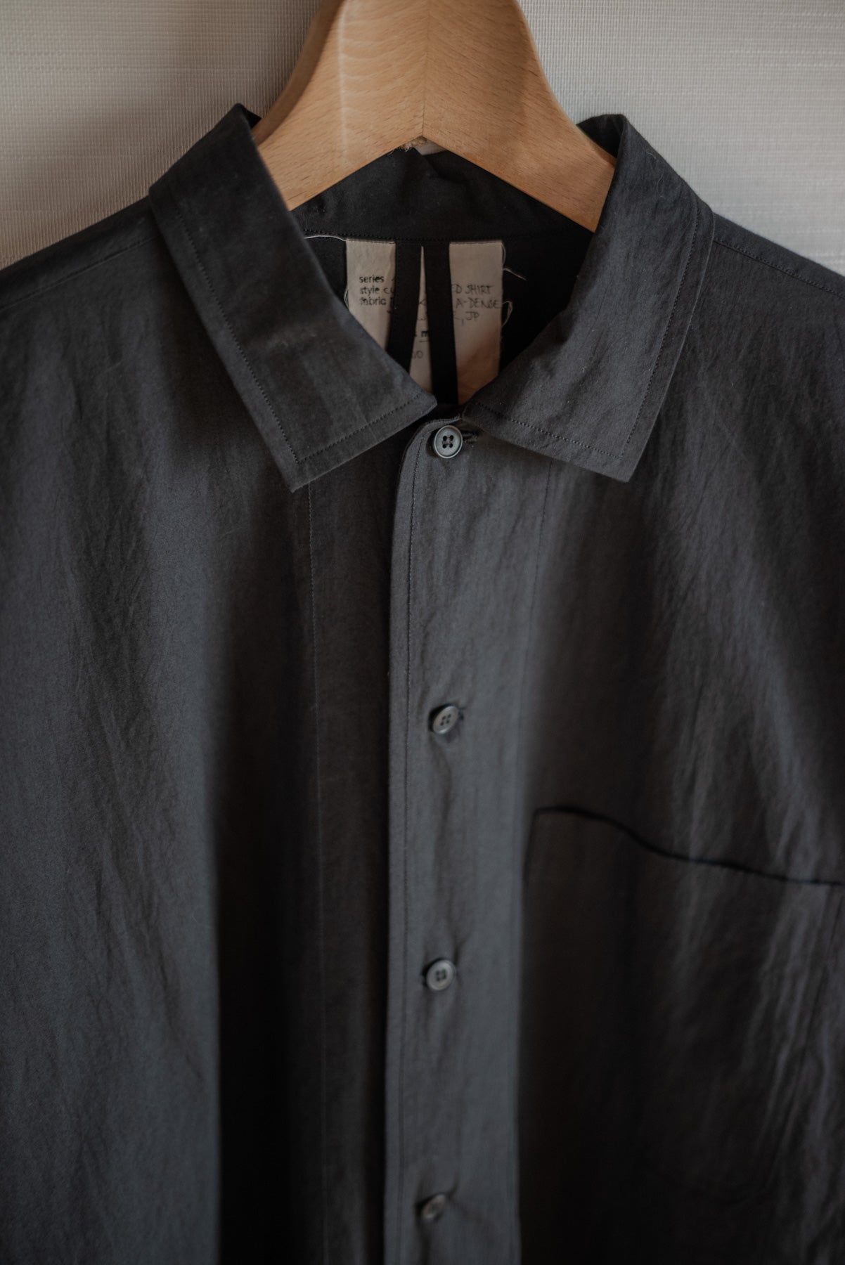 CHEMISE EN FORME DE NUAGE MACHINE À ÉCRIRE ULTRA DENSE UNKRUID