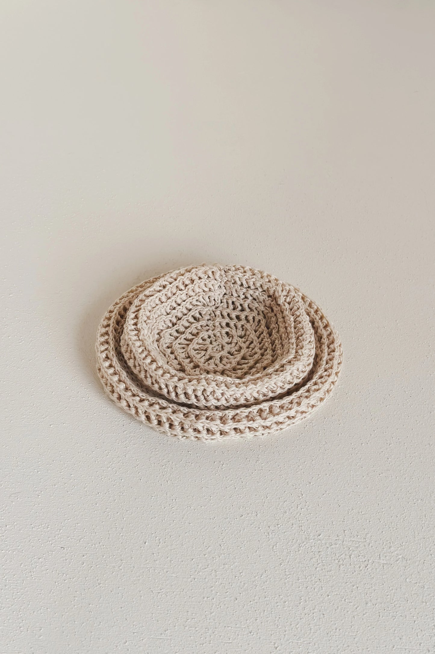 JAN-JAN VAN ESSCHE HAND CROCHETED BEANIE LINEN COTTON YARN OFF WHITE