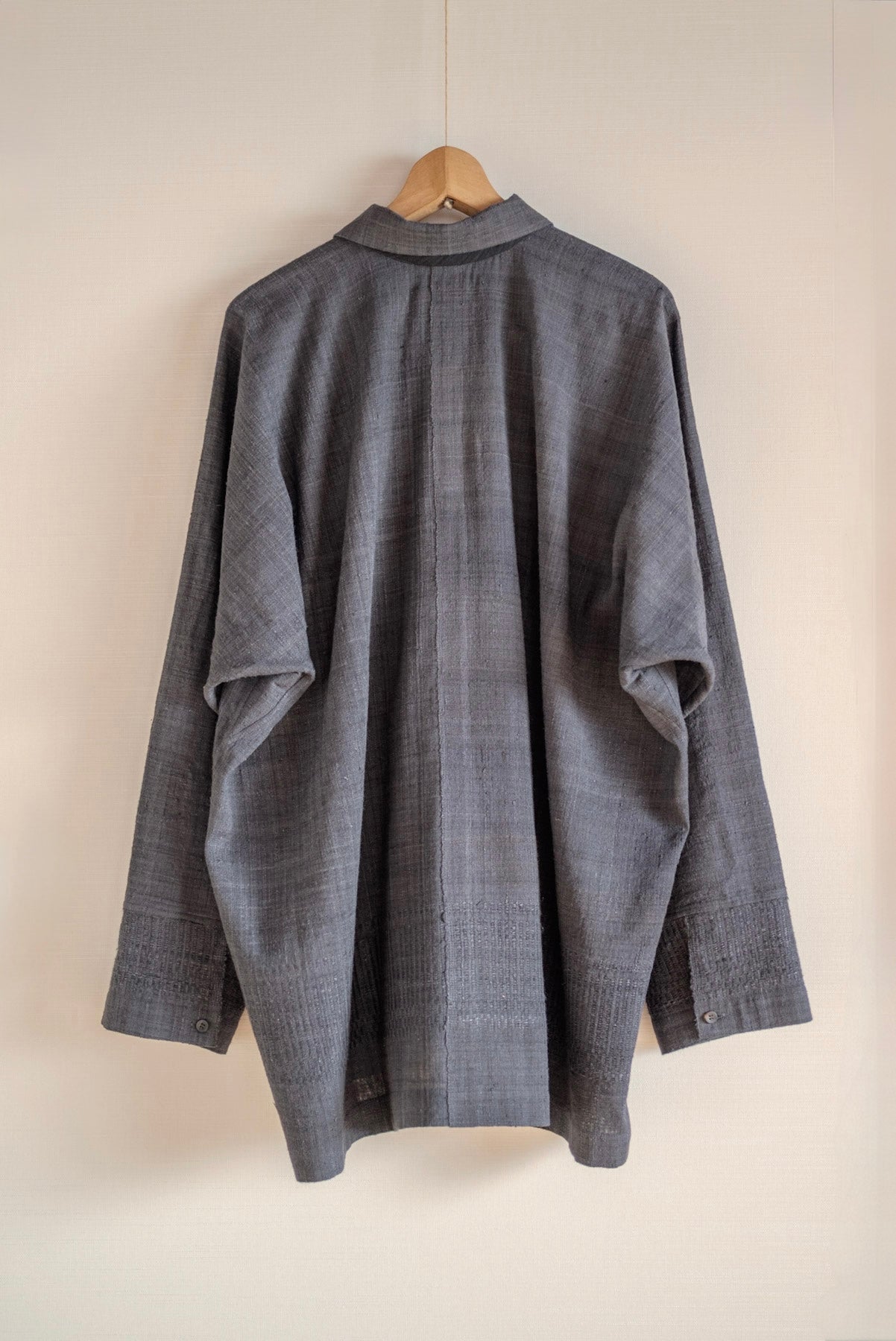 JAN-JAN VAN ESSCHE CHEMISE EN SOIE TISSÉE À LA MAIN ERI