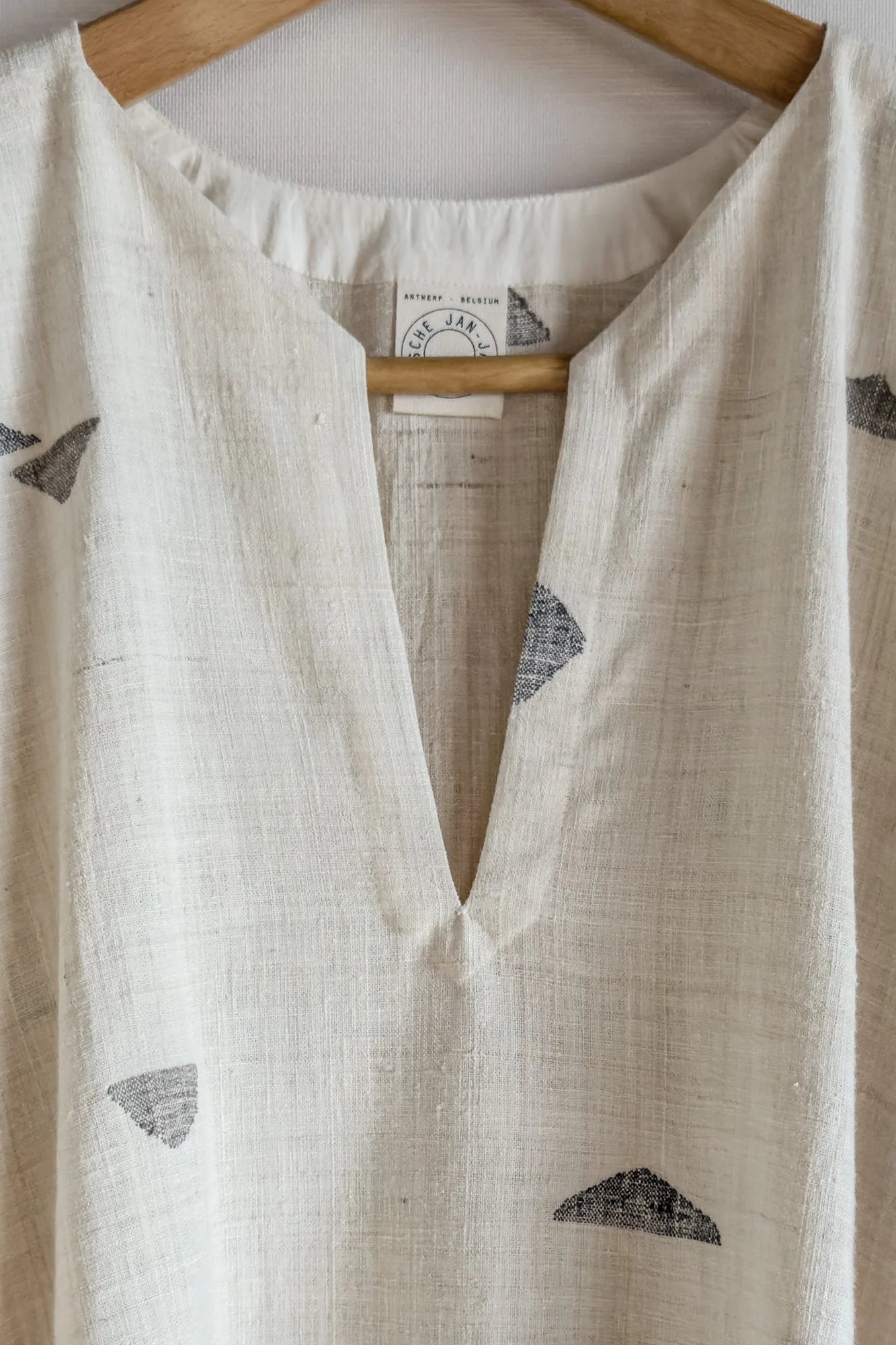 JAN-JAN VAN ESSCHE ERI SILK HANDWOVEN TUNIC HANDWOVEN GRAY PEAKS