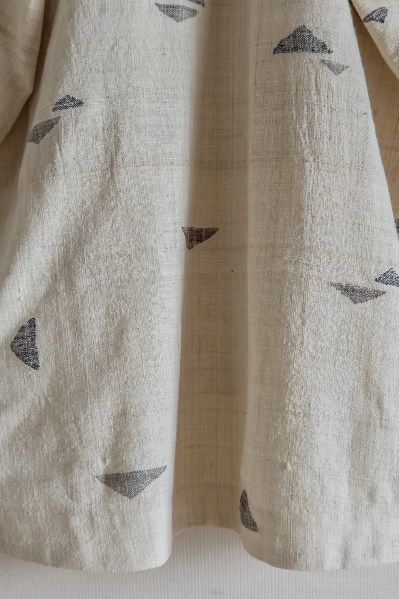 JAN-JAN VAN ESSCHE ERI SILK HANDWOVEN TUNIC HANDWOVEN GRAY PEAKS
