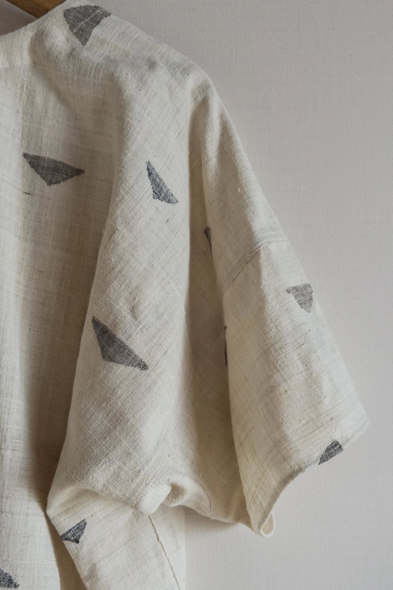 JAN-JAN VAN ESSCHE ERI SILK HANDWOVEN TUNIC HANDWOVEN GRAY PEAKS