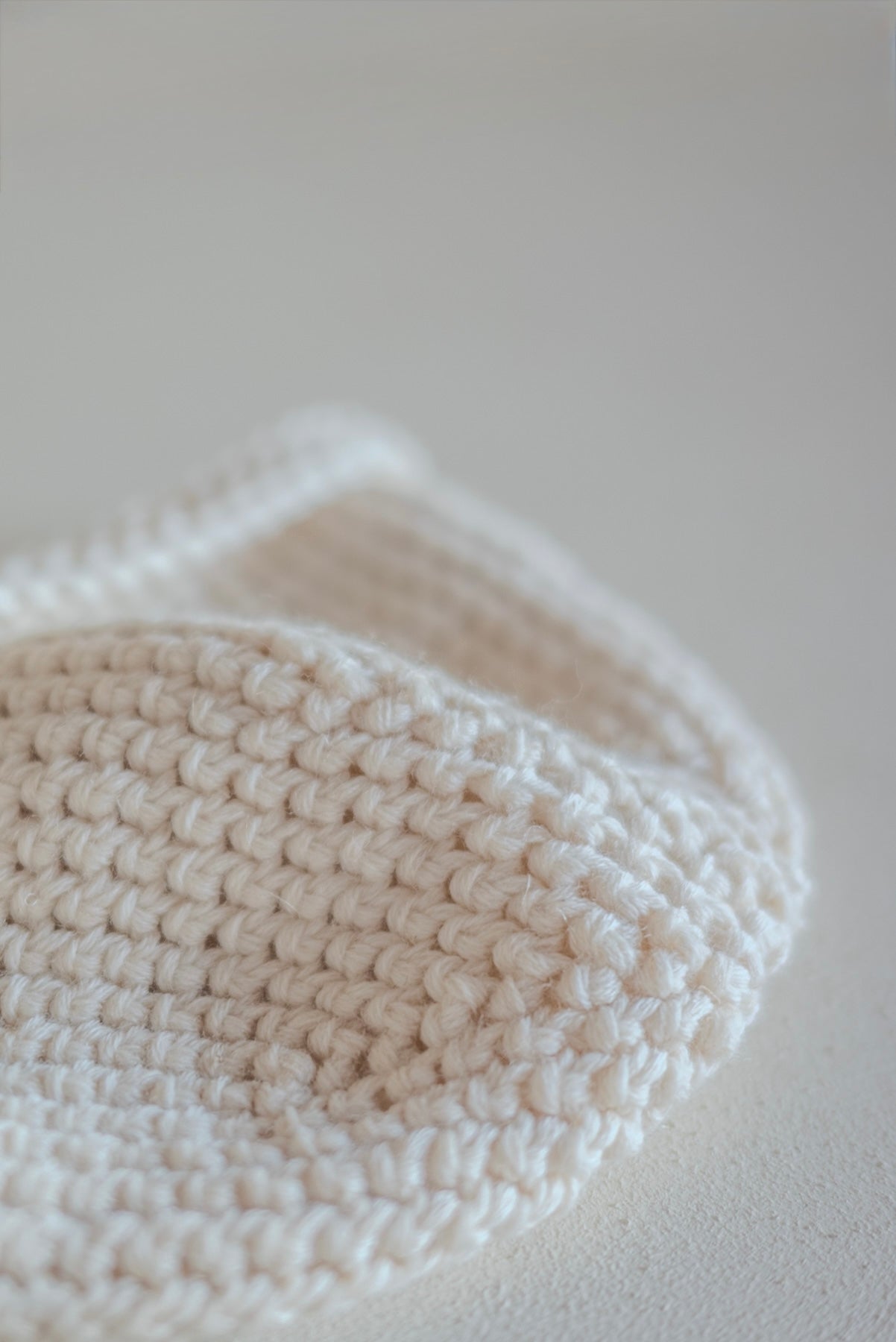 JAN-JAN VAN ESSCHE HAND CROCHETED BEANIE WOOL LINO WHITE