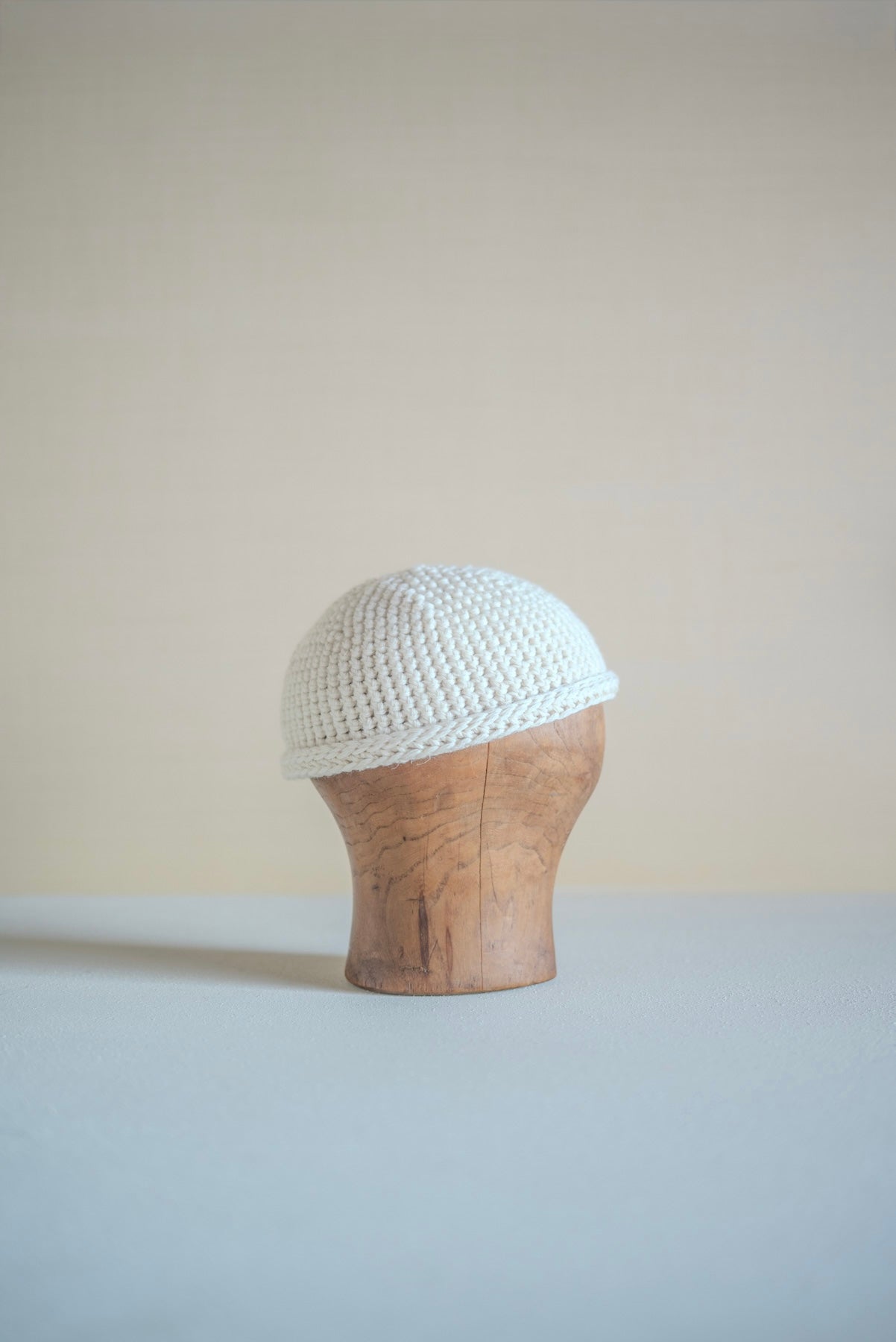 JAN-JAN VAN ESSCHE HAND CROCHETED BEANIE WOOL LINO WHITE