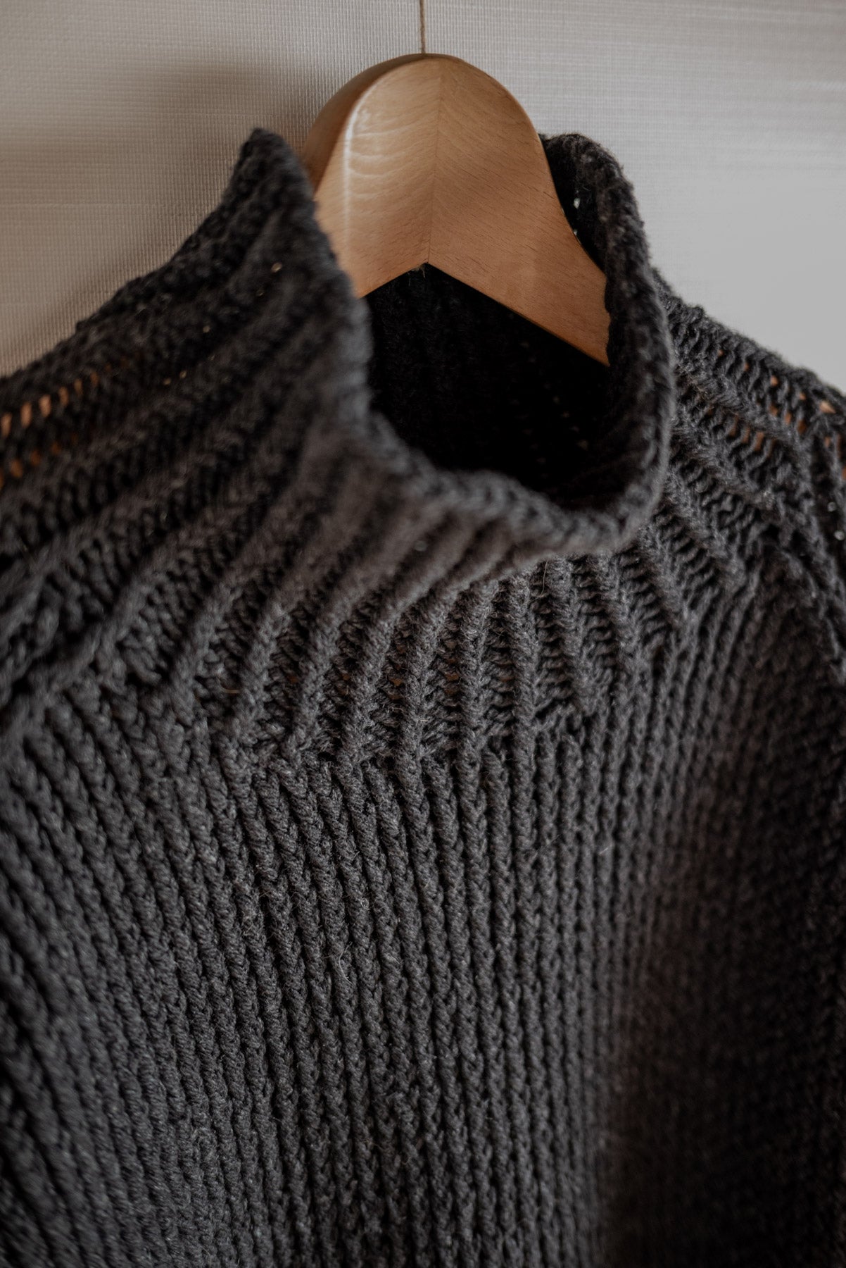 JAN-JAN VAN ESSCHE HAND KNITTED TURTLE NECK SWEATER LALIN PITCH BLACK