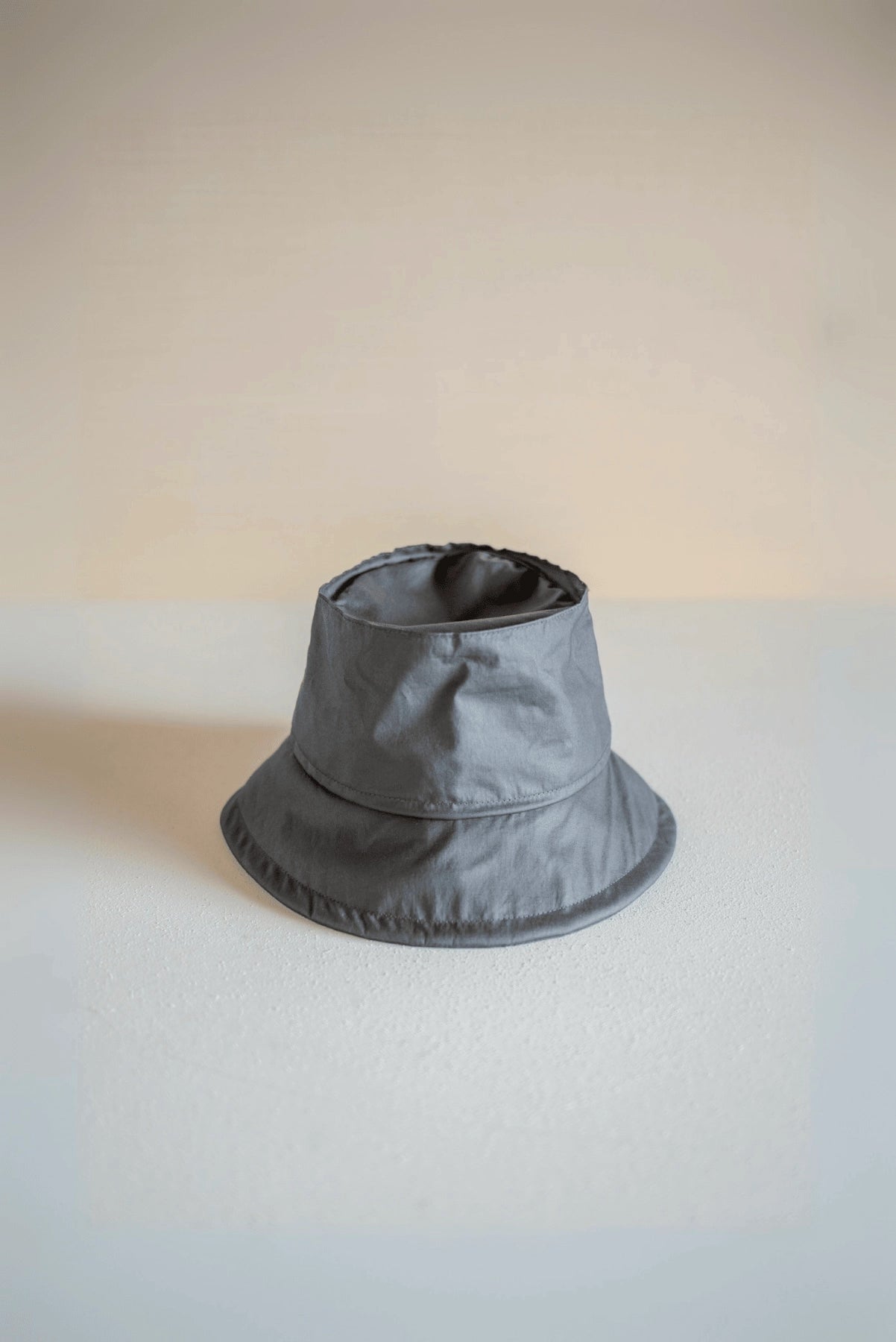 JAN-JAN VAN ESSCHE OVERSIZED BUCKET HAT COATED COTTON RIBSTOP OFF BLACK