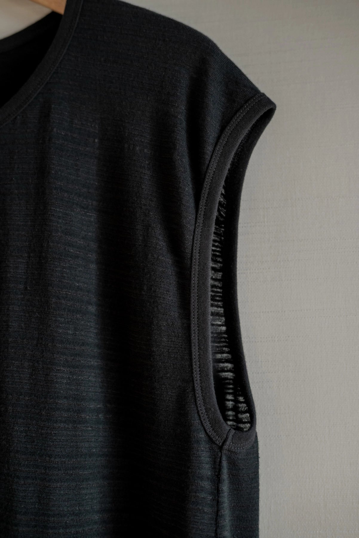 JAN-JAN VAN ESSCHE LOOSE FIT TANK TOP RIPPLE JERSEY BLACK