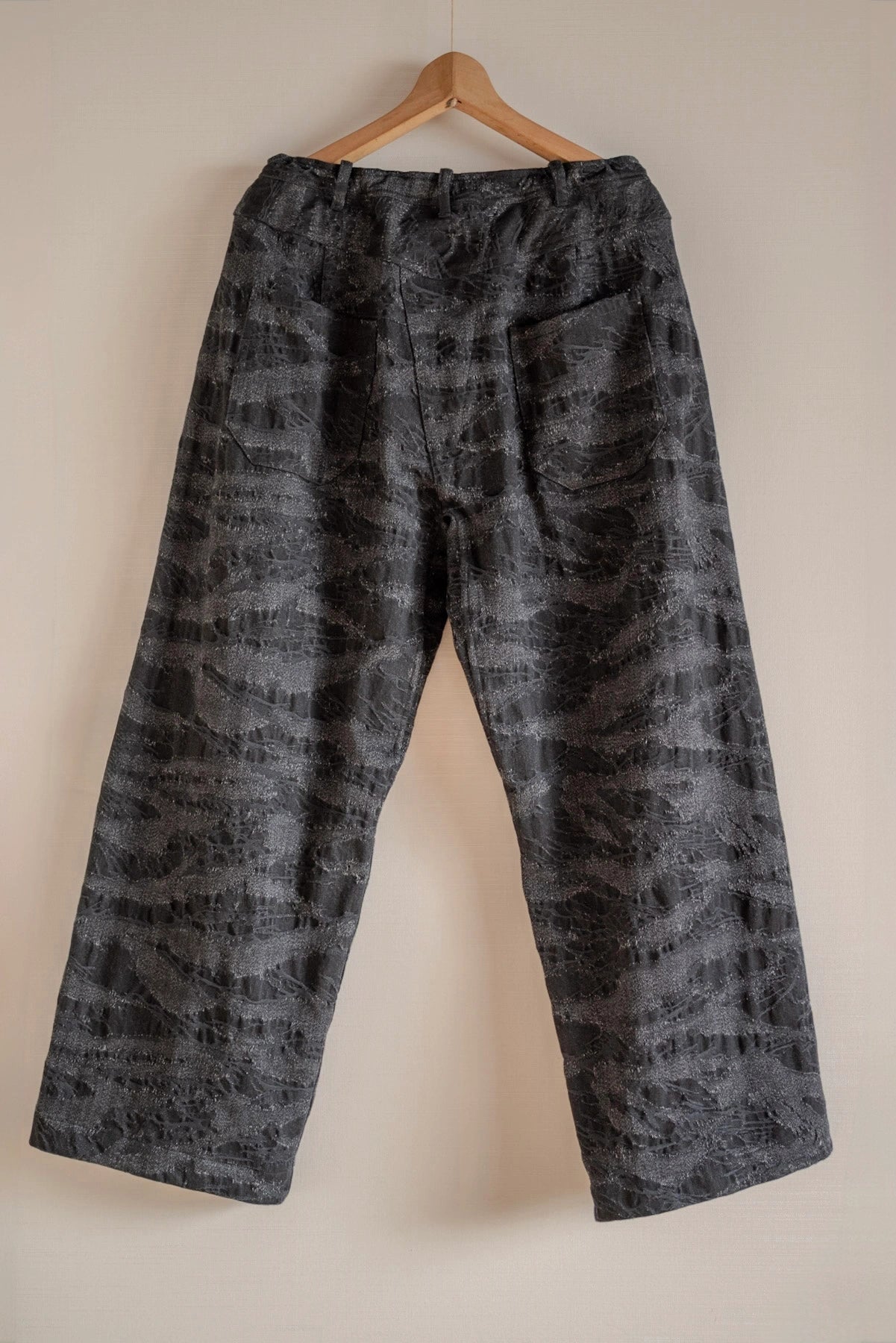 JAN-JAN VAN ESSCHE OVERSIZED 6 POCKET DENIM TROUSERS CAMOUFLAGE DENIM BLACK