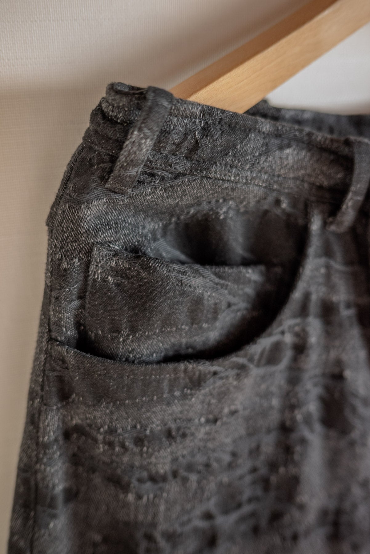 JAN-JAN VAN ESSCHE OVERSIZED 6 POCKET DENIM TROUSERS CAMOUFLAGE DENIM BLACK