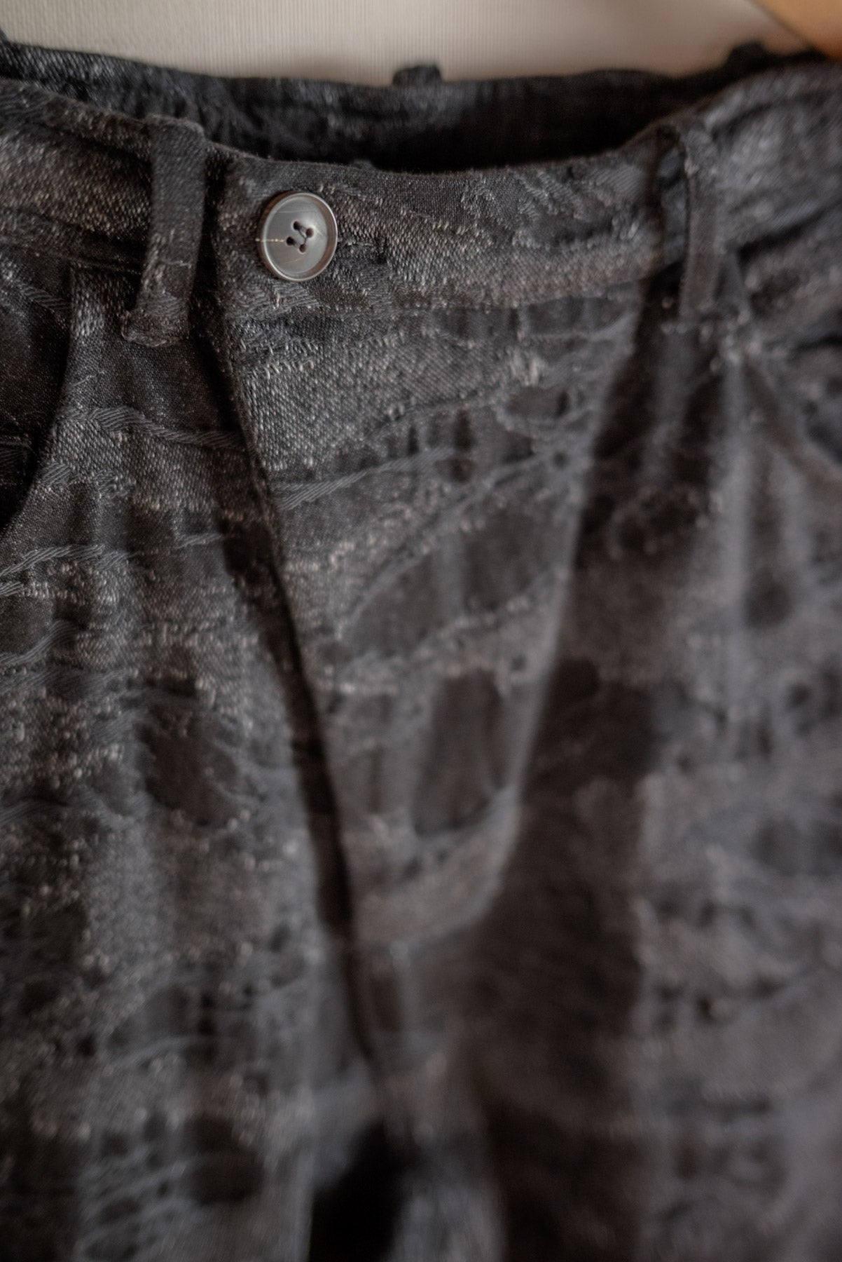 JAN-JAN VAN ESSCHE OVERSIZED 6 POCKET DENIM TROUSERS CAMOUFLAGE DENIM BLACK