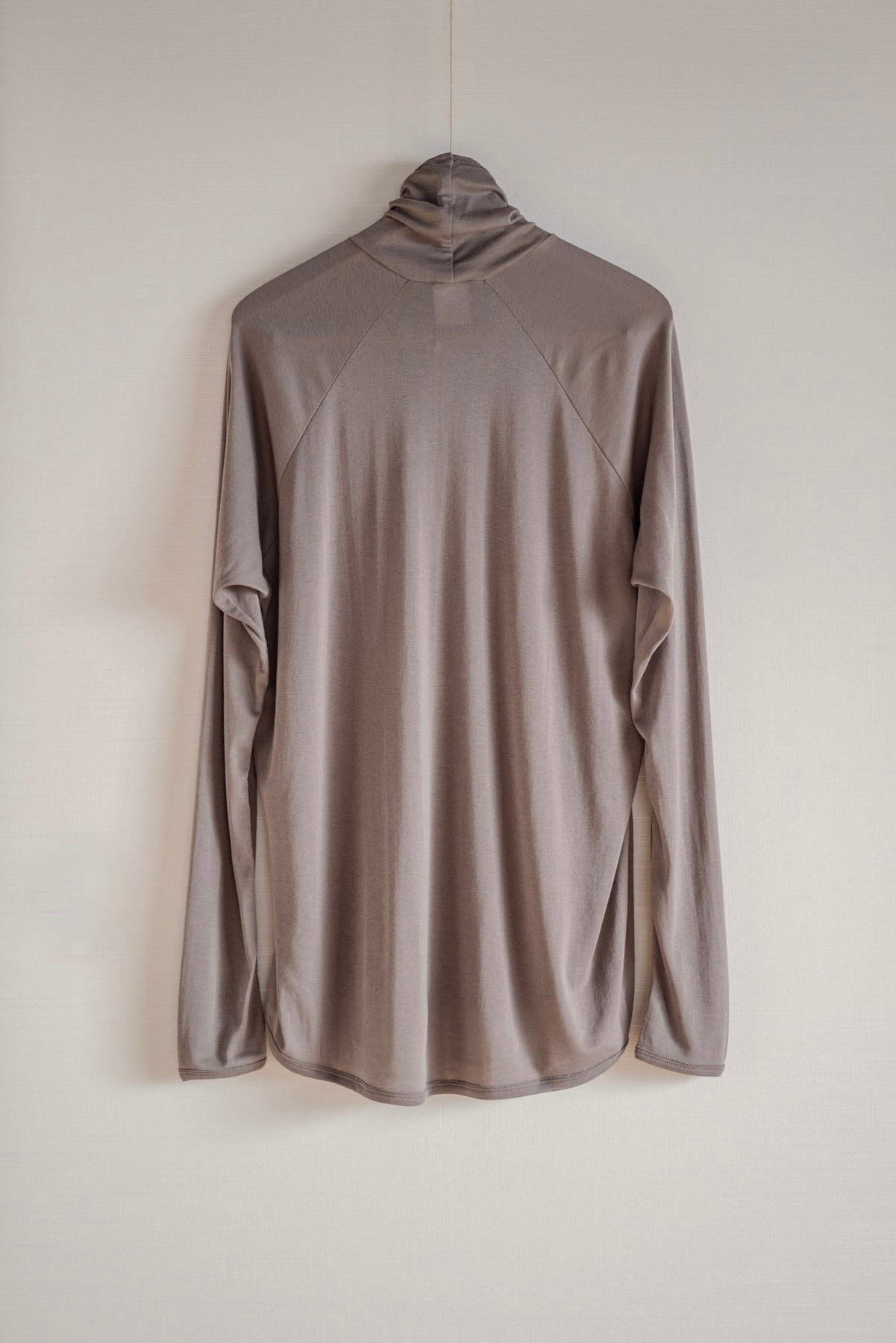 JAN-JAN VAN ESSCHE REGULAR FIT TURTLE NECK TEE COTTON SILK RIB DOVE