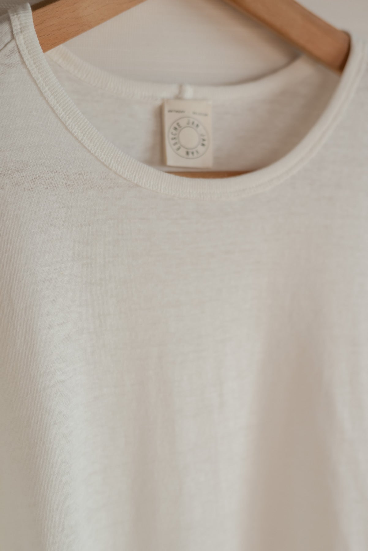 JAN-JAN VAN ESSCHE SHORT SLEEVE CREW NECK TEE ORGANIC COTTON LINEN OFF WHITE