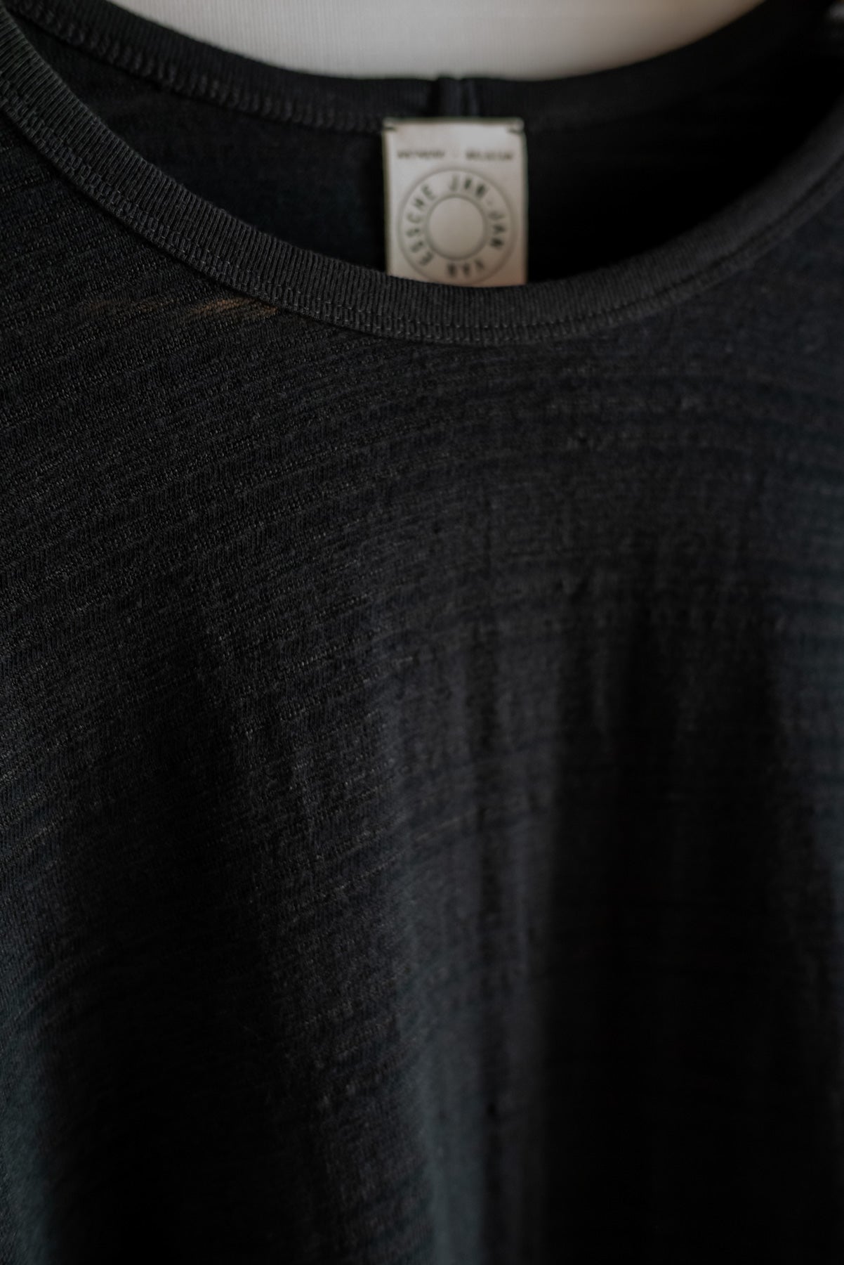 JAN-JAN VAN ESSCHE SHORT SLEEVE CREW NECK TEE RIPPLE JERSEY BLACK