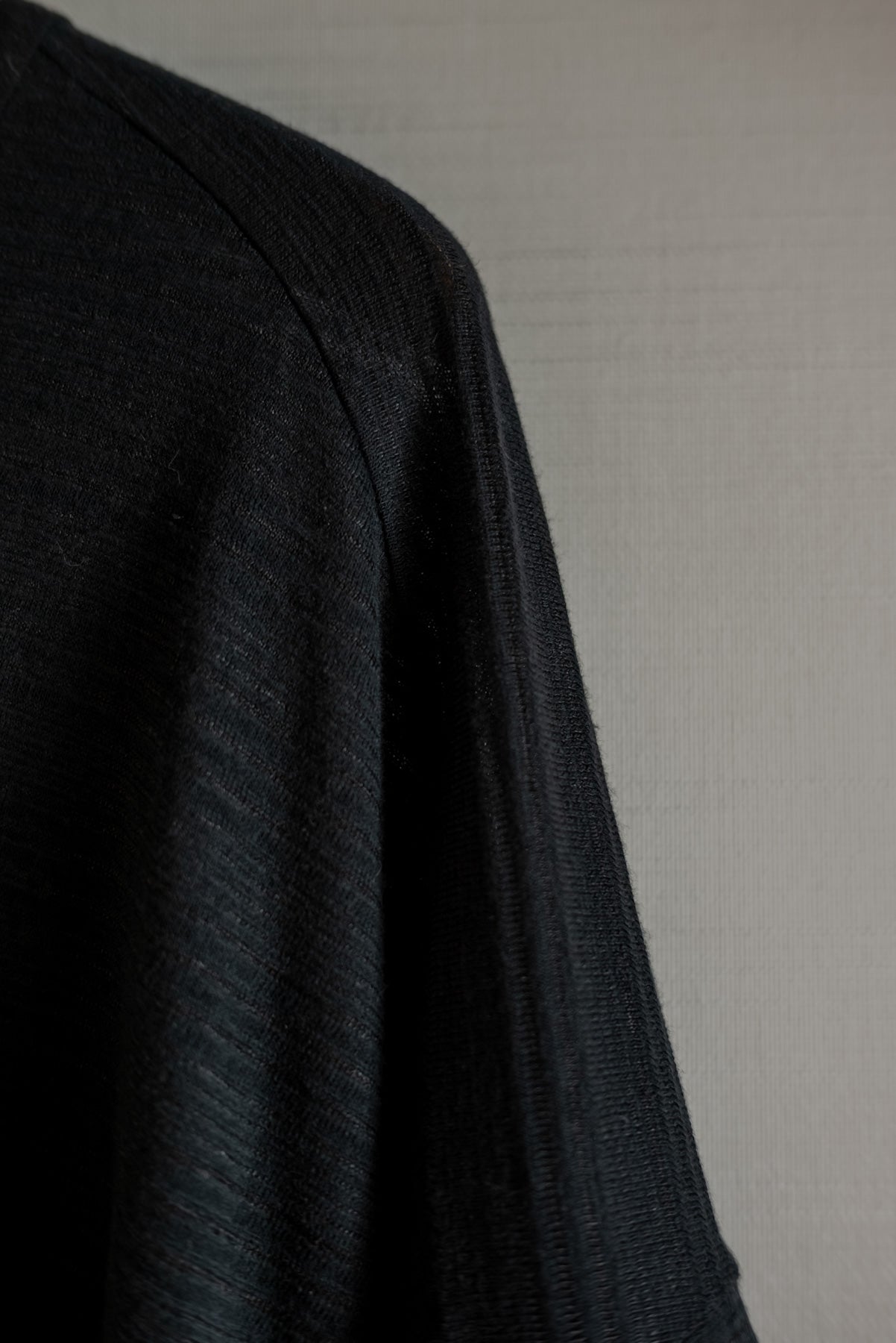 JAN-JAN VAN ESSCHE SHORT SLEEVE CREW NECK TEE RIPPLE JERSEY BLACK