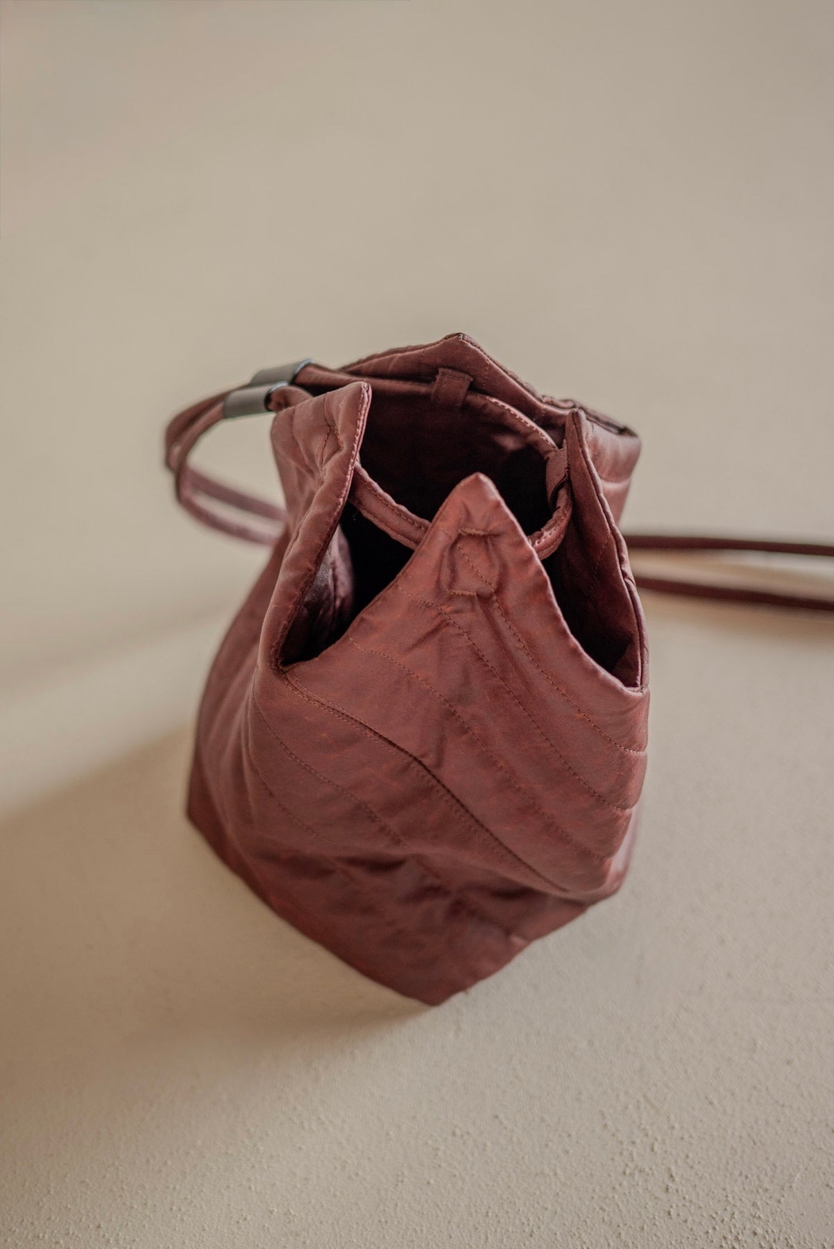 JAN-JAN VAN ESSCHE SMALL SPIRAL BAG OXBLOOD