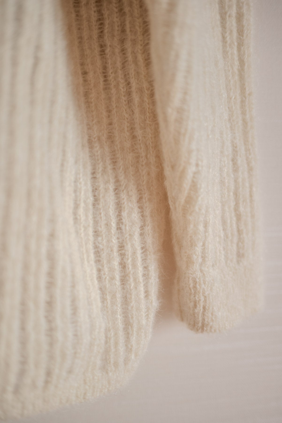 JAN-JAN VAN ESSCHE WIDE FIT KNITTED CREW-NECK SWEATER GOAT MOHAIR NATURAL