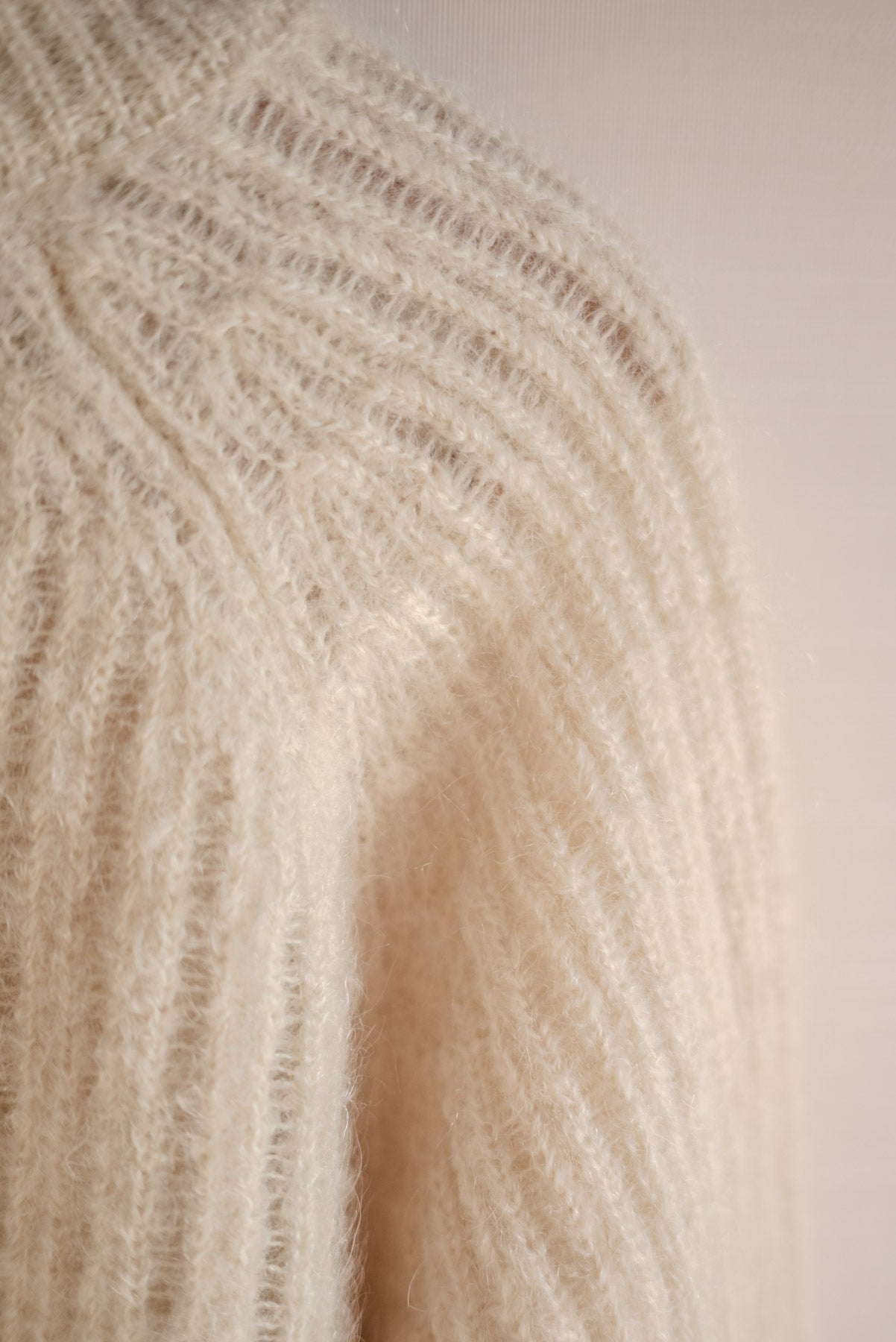 JAN-JAN VAN ESSCHE WIDE FIT KNITTED CREW-NECK SWEATER GOAT MOHAIR NATURAL