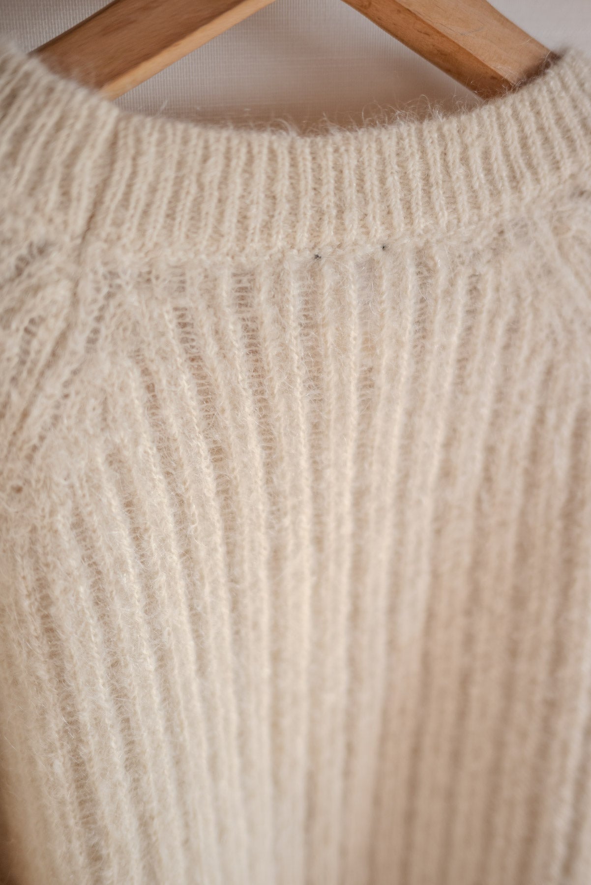 JAN-JAN VAN ESSCHE WIDE FIT KNITTED CREW-NECK SWEATER GOAT MOHAIR NATURAL