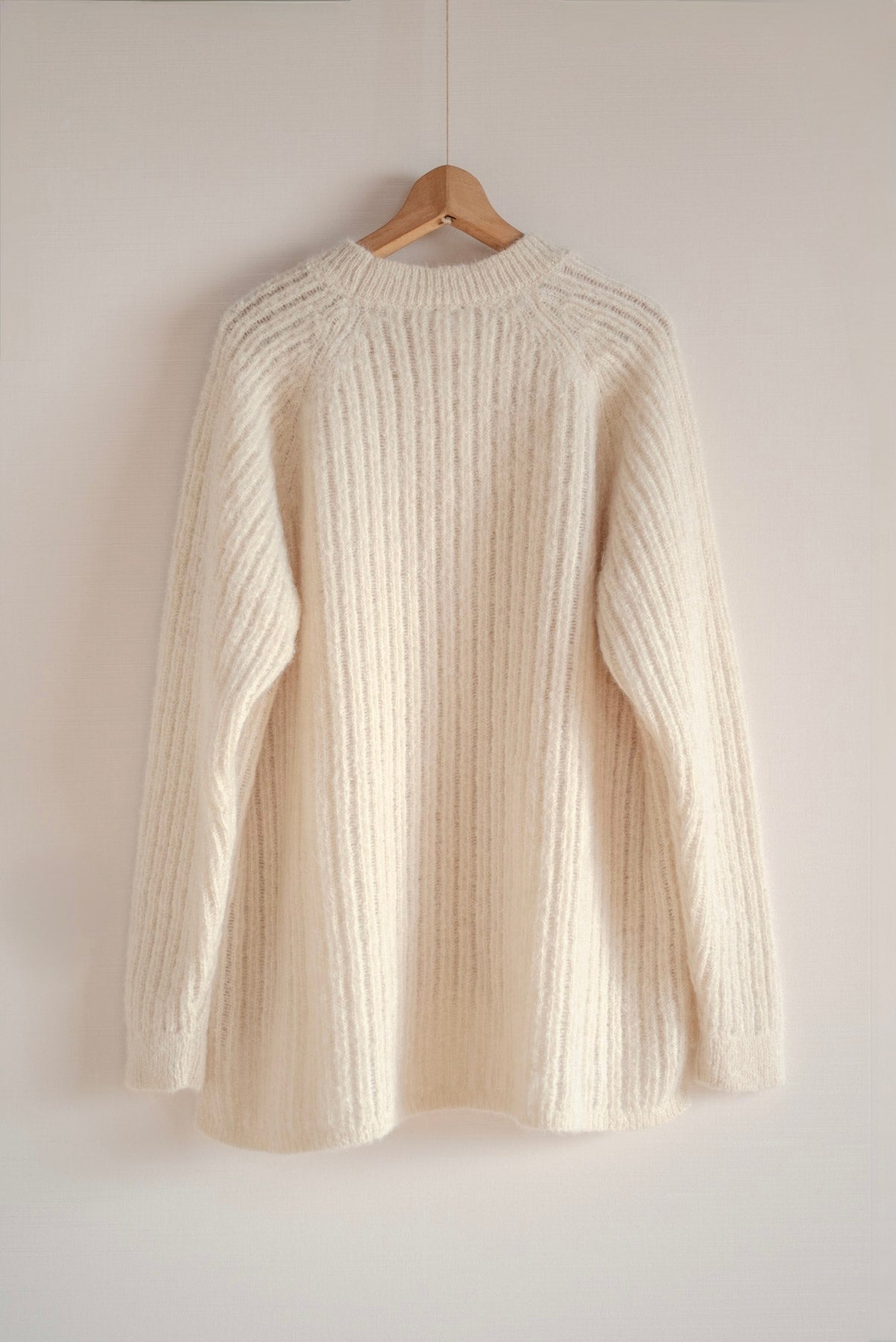 JAN-JAN VAN ESSCHE WIDE FIT KNITTED CREW-NECK SWEATER GOAT MOHAIR NATURAL