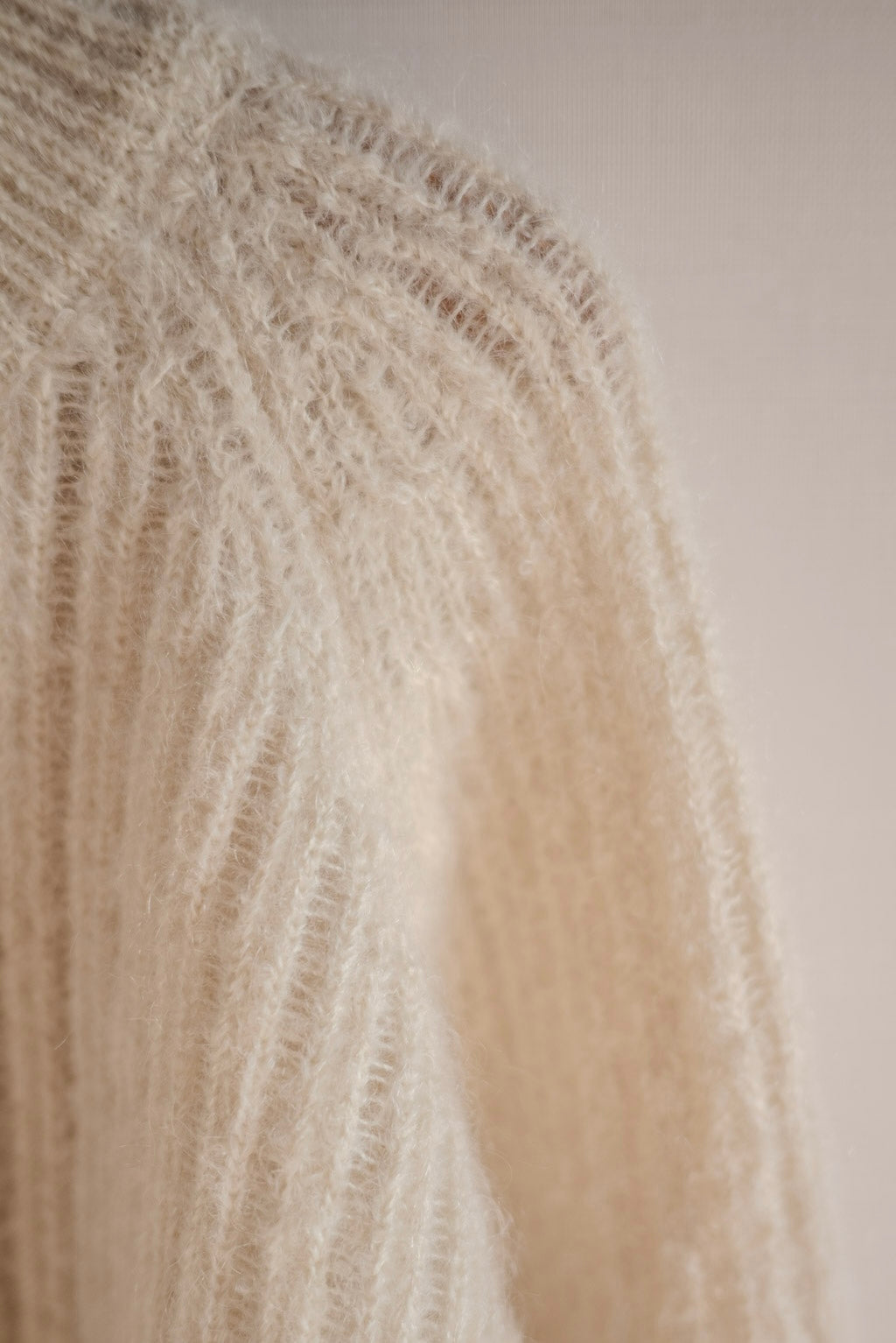JAN-JAN VAN ESSCHE WIDE FIT KNITTED CREW-NECK SWEATER GOAT MOHAIR NATURAL