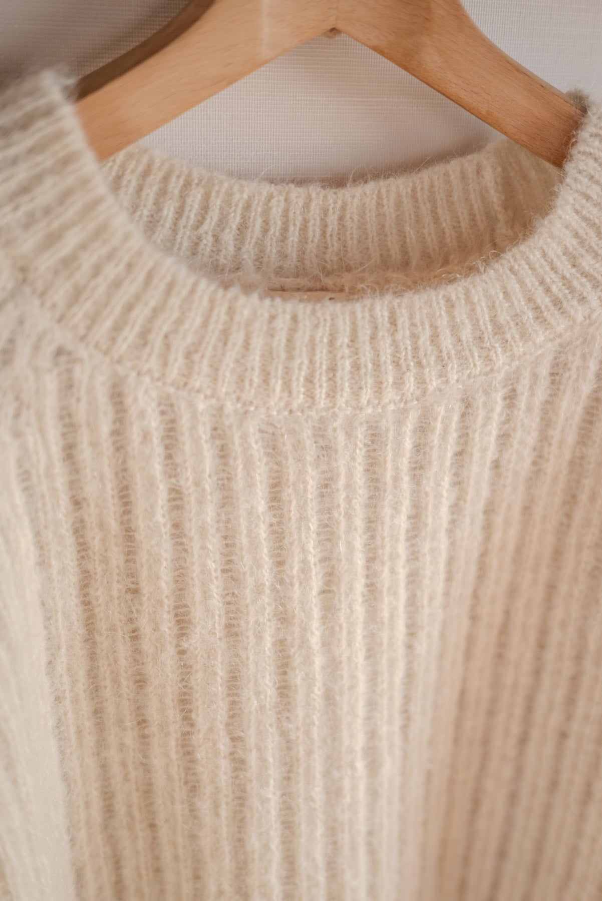 JAN-JAN VAN ESSCHE WIDE FIT KNITTED CREW-NECK SWEATER GOAT MOHAIR NATURAL