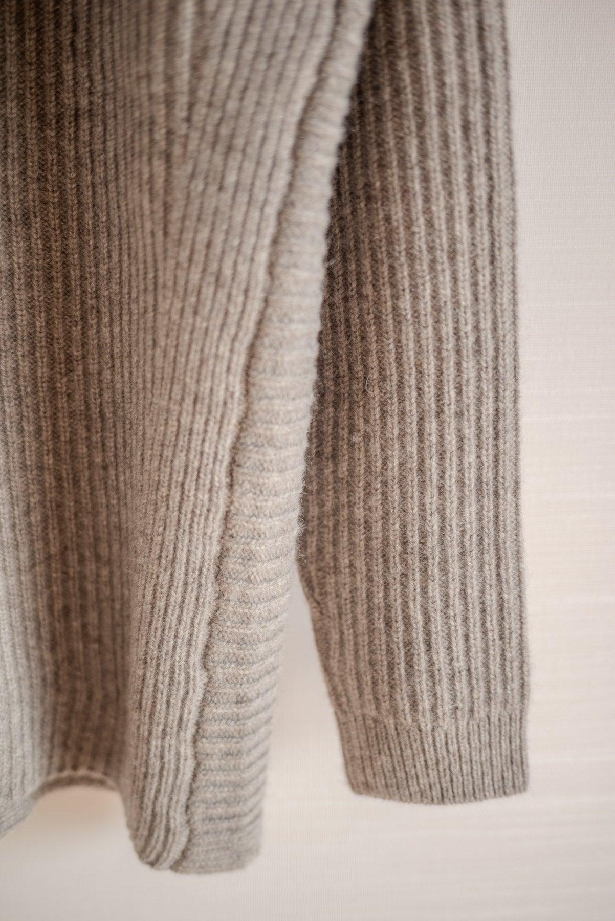 JAN-JAN VAN ESSCHE WIDE FIT KNITTED CREW NECK SWEATER GRAY YAK