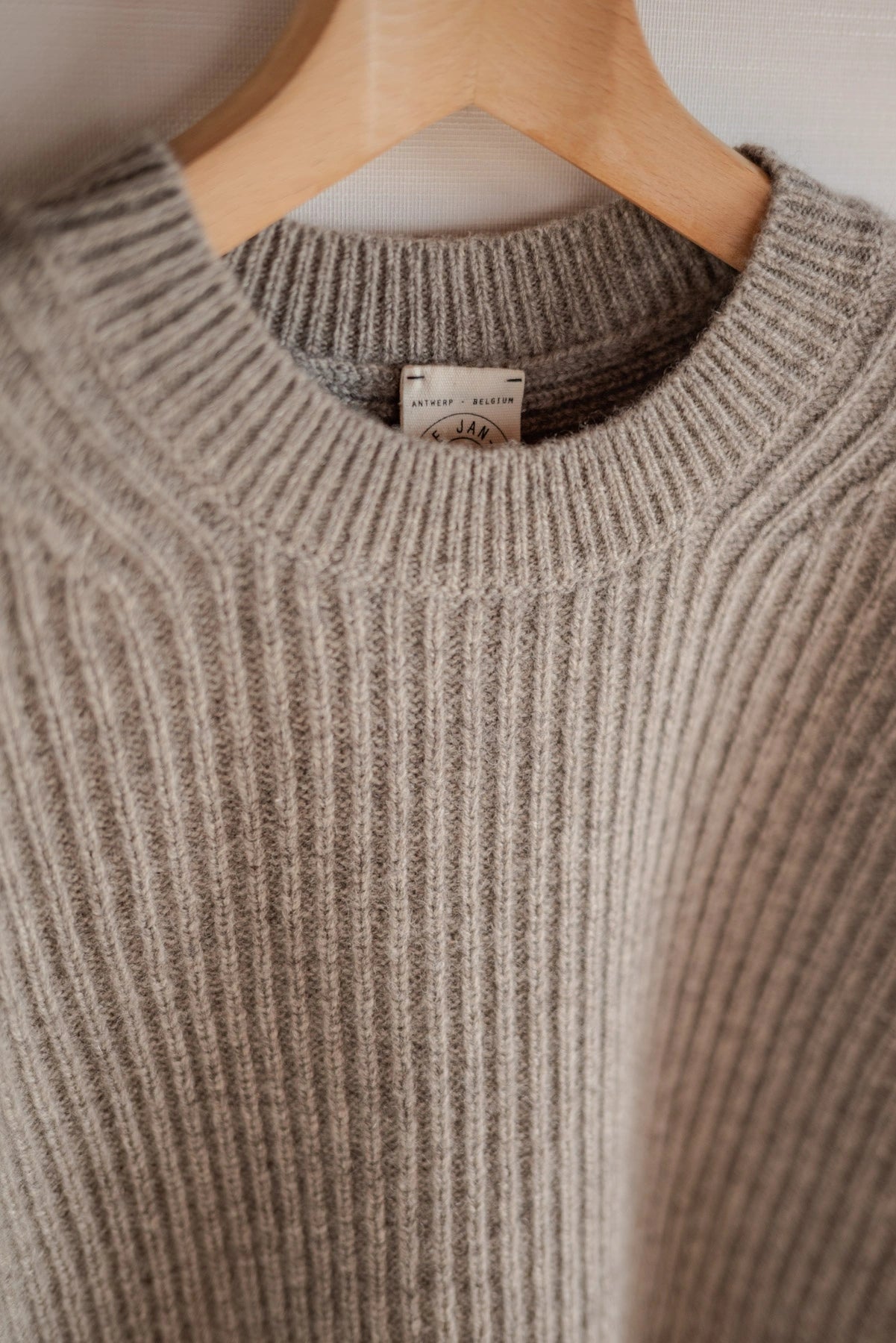 JAN-JAN VAN ESSCHE WIDE FIT KNITTED CREW NECK SWEATER GRAY YAK