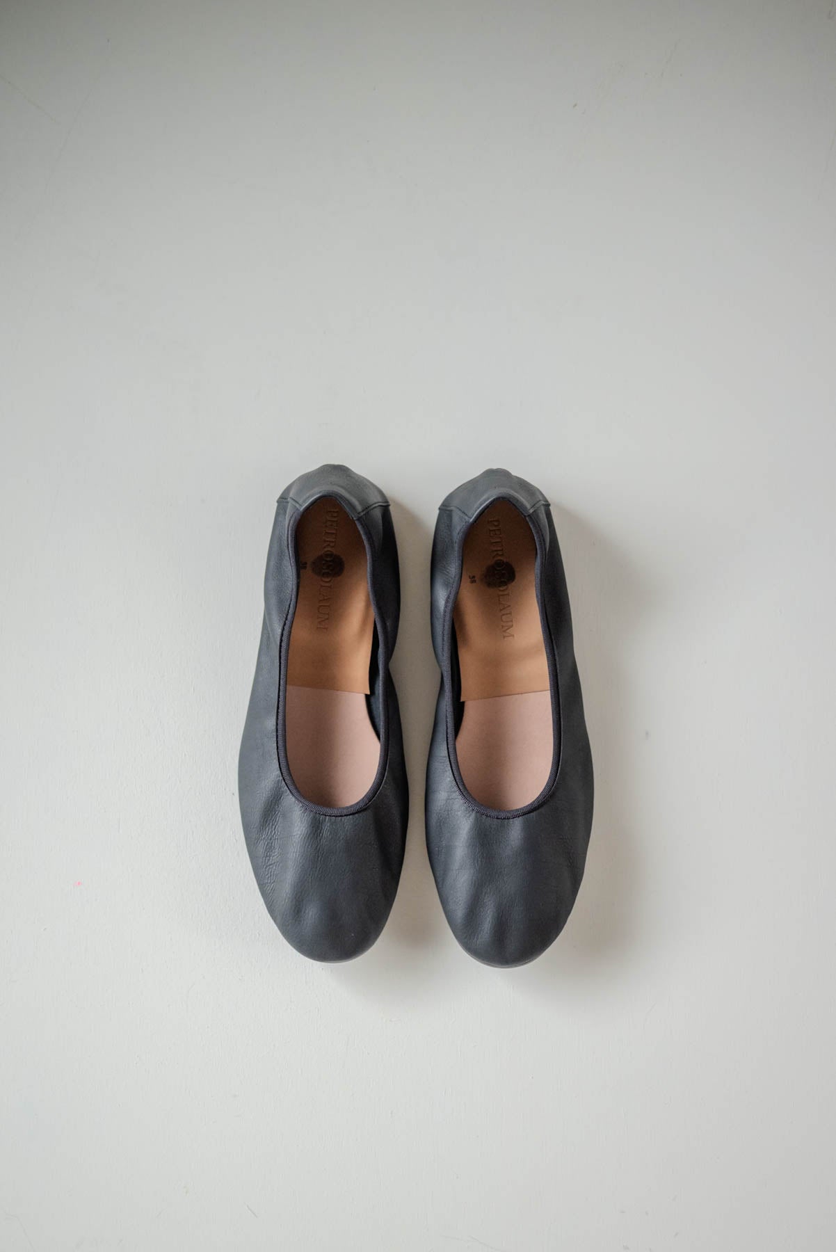 PETROSOLAUM Ballet Noir