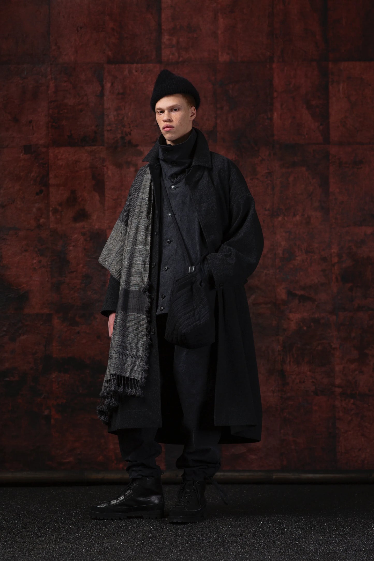 JAN-JAN VAN ESSCHE ERI SILK HANDWOVEN STOLE