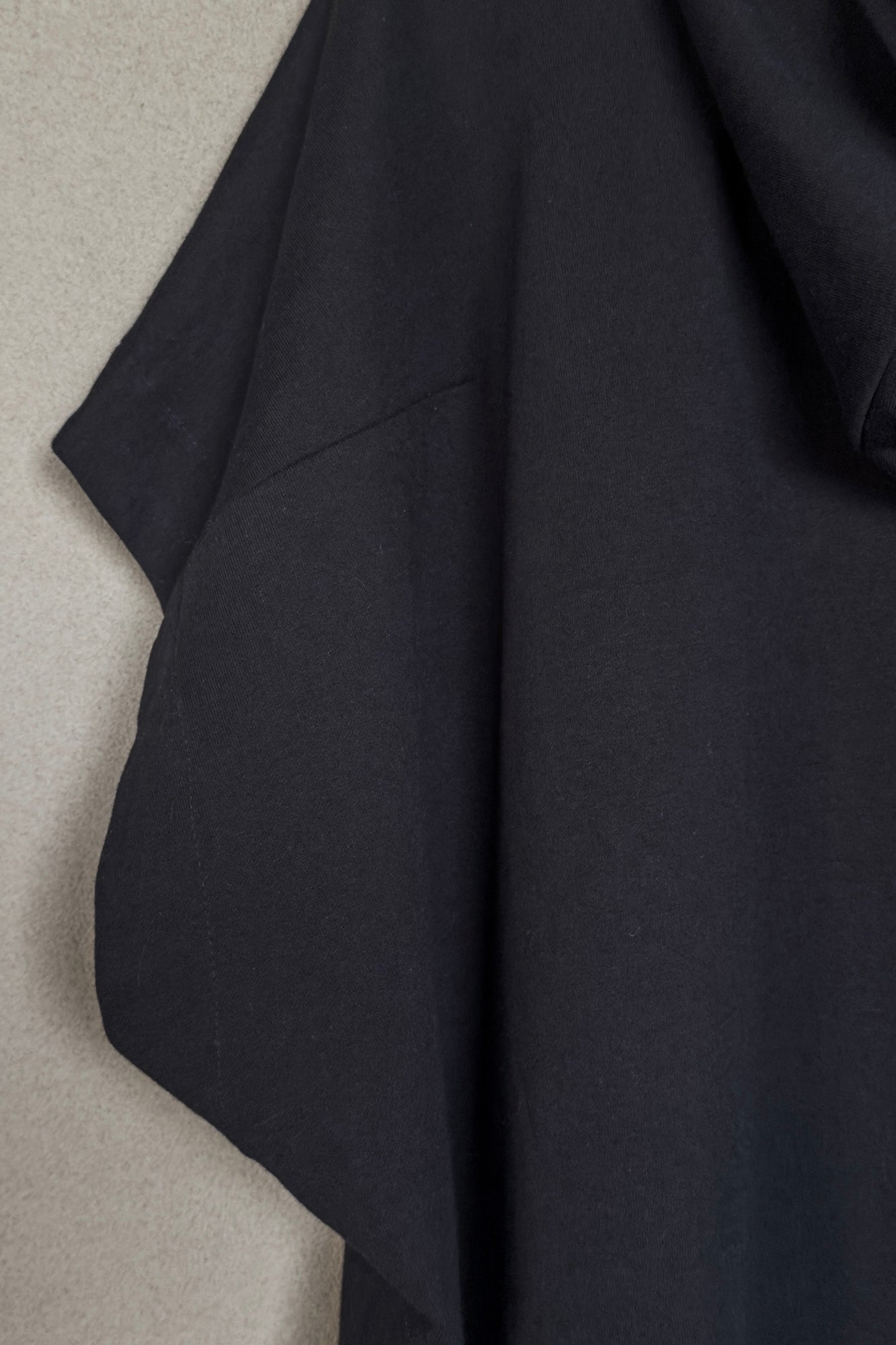 JAN-JAN VAN ESSCHE OVERSIZED SLEEVELESS HOODED SWEAT ORGANIC COTTON LINEN SWEAT SUMMER BLACK