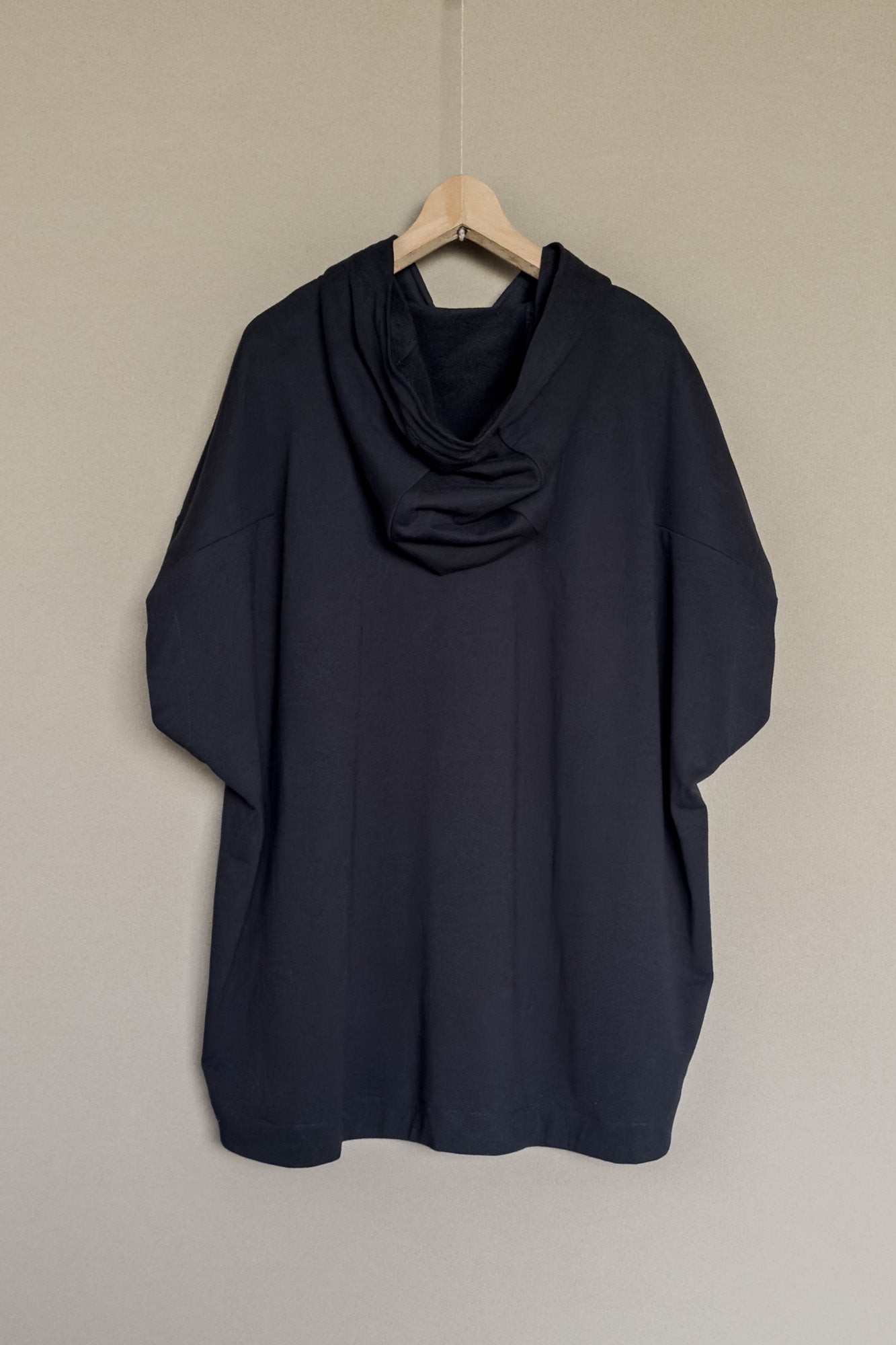 JAN-JAN VAN ESSCHE OVERSIZED SLEEVELESS HOODED SWEAT ORGANIC COTTON LINEN SWEAT SUMMER BLACK