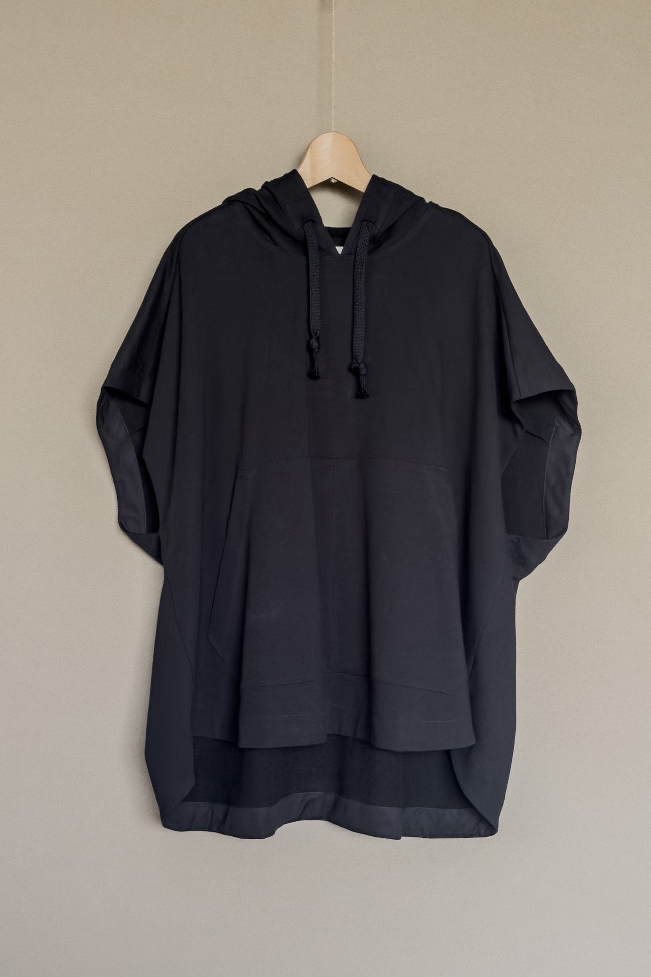 JAN-JAN VAN ESSCHE OVERSIZED SLEEVELESS HOODED SWEAT ORGANIC COTTON LINEN SWEAT SUMMER BLACK