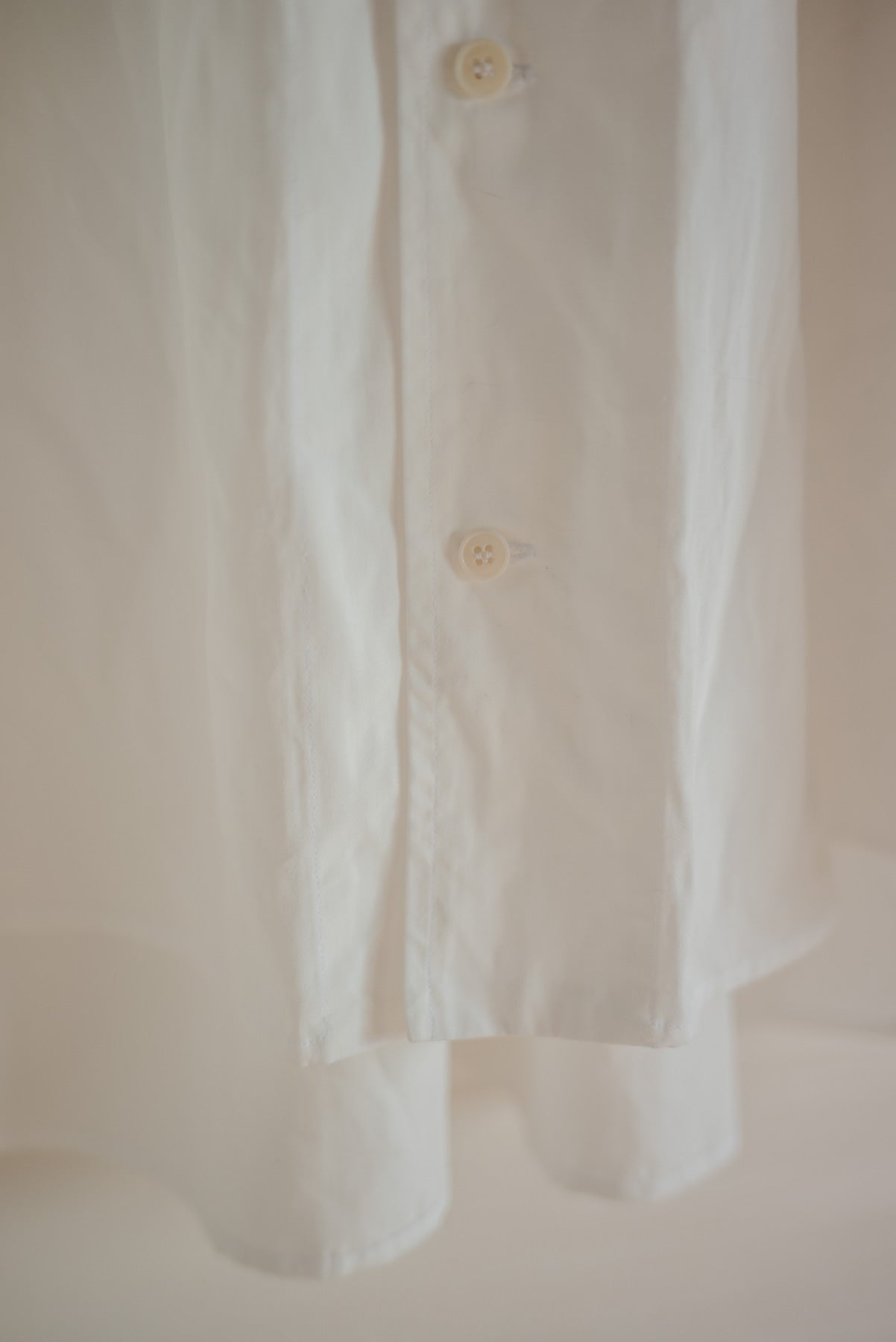Chemise à coupe nuageuse non standard, gabardine à torsion ultra dure, blanche