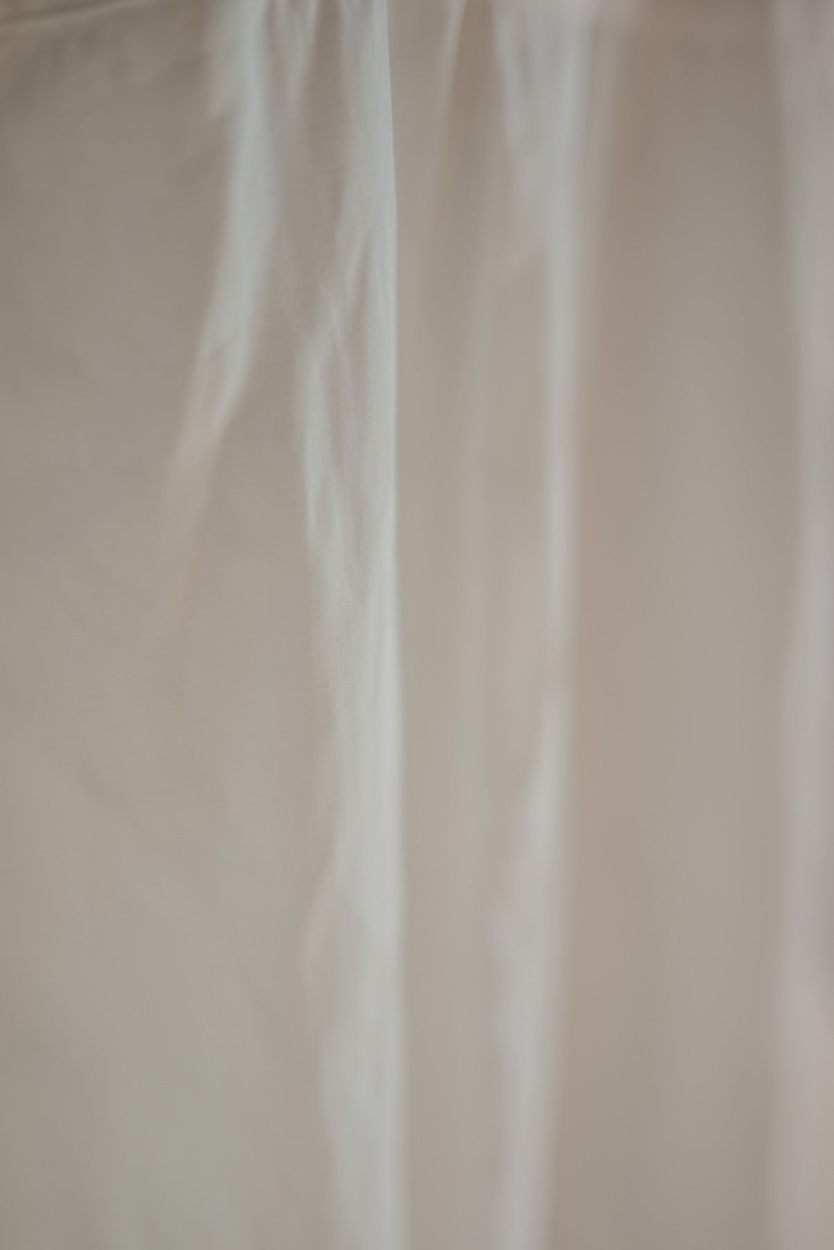 Chemise à coupe nuageuse non standard, gabardine à torsion ultra dure, blanche
