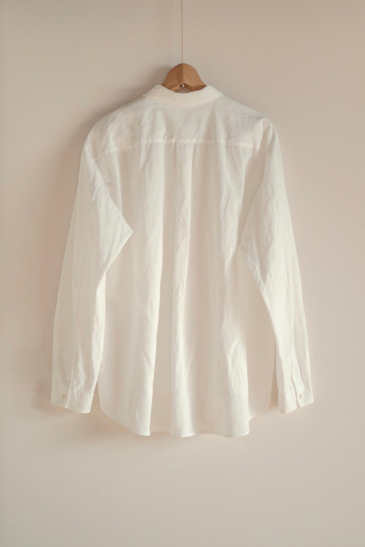 Chemise à coupe nuageuse non standard, gabardine à torsion ultra dure, blanche