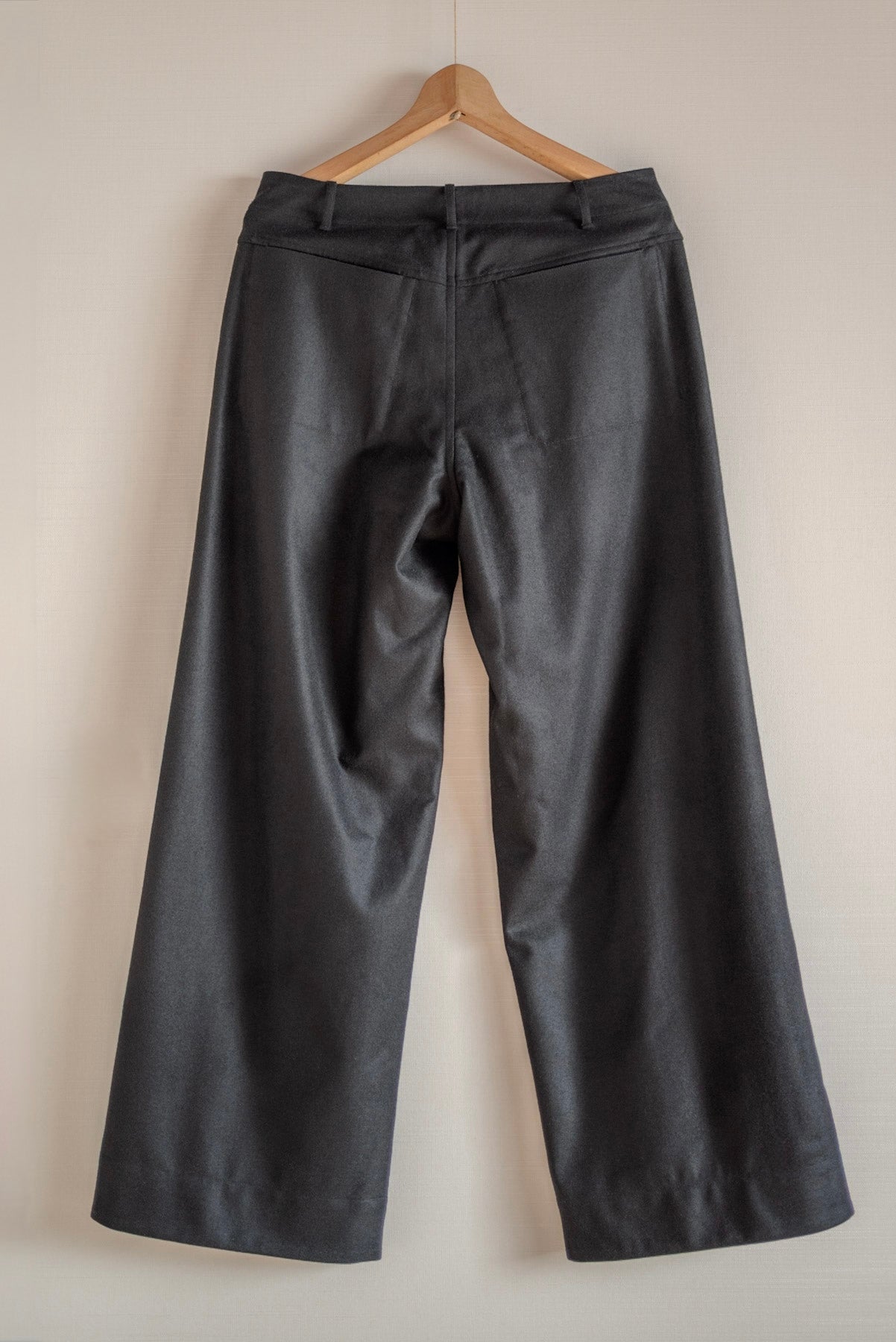 PANTALON LARGE UNKRUID EN LODEN FIN NOIR