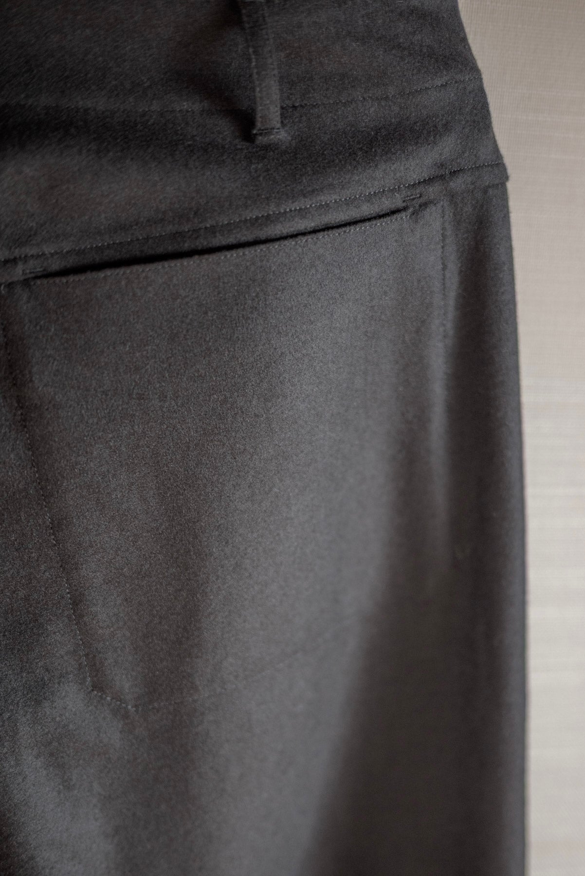 PANTALON LARGE UNKRUID EN LODEN FIN NOIR