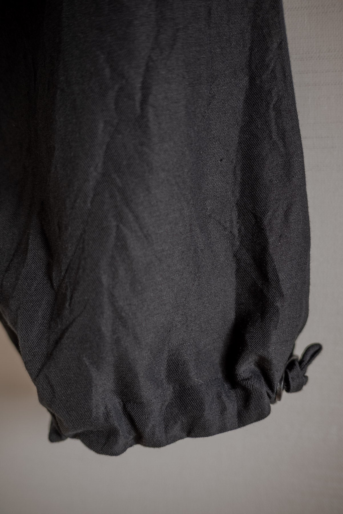 JAN-JAN VAN ESSCHE TROUSERS WITH ELASTIC WAISTBAND IN THE BACK BLACK