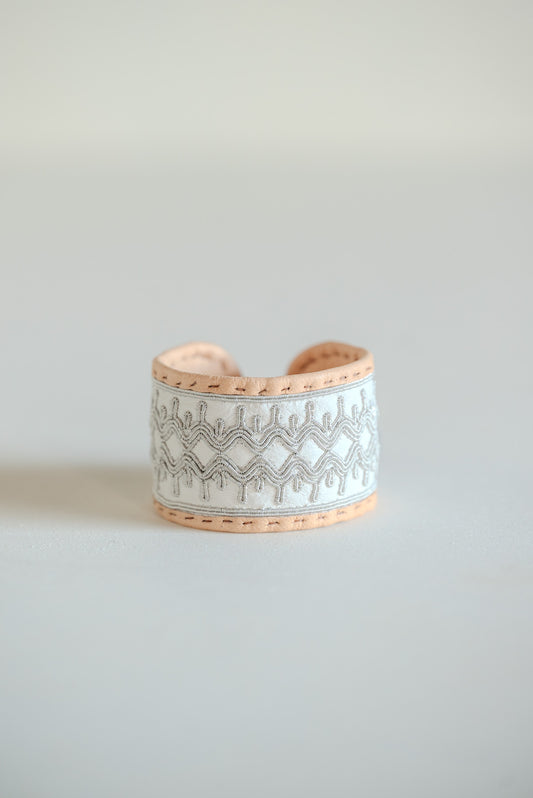 MARIA RUDMAN Authentic Collection Tan×White wide bracelet – view 1