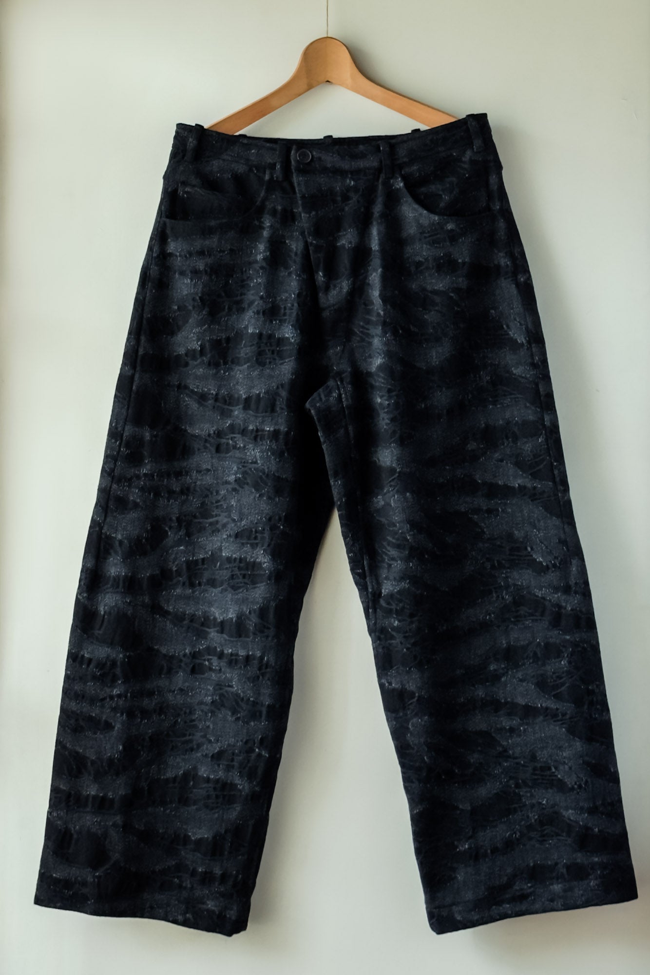 JAN-JAN VAN ESSCHE OVERSIZED 6 POCKET DENIM TROUSERS CAMOUFLAGE DENIM BLACK