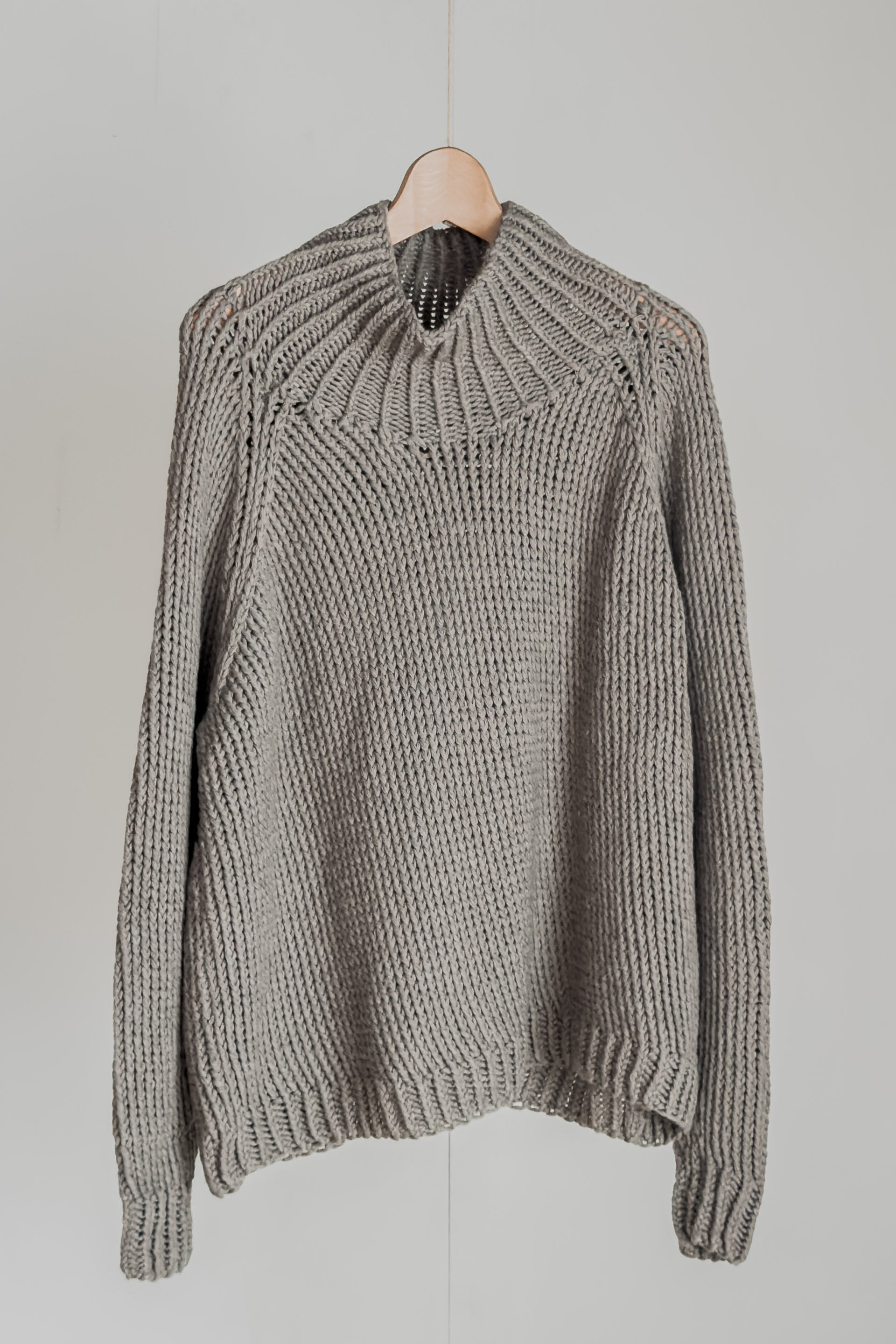 KNIT#40 - NATURAL GREY YAK - JAN JAN VAN ESSCHE – BORDEAUX