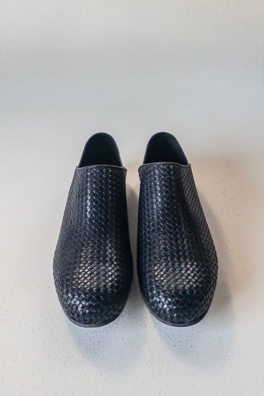 JAN-JAN VAN ESSCHE × PETROSOLAUM HANDWOVEN BABOUCHE BLACK