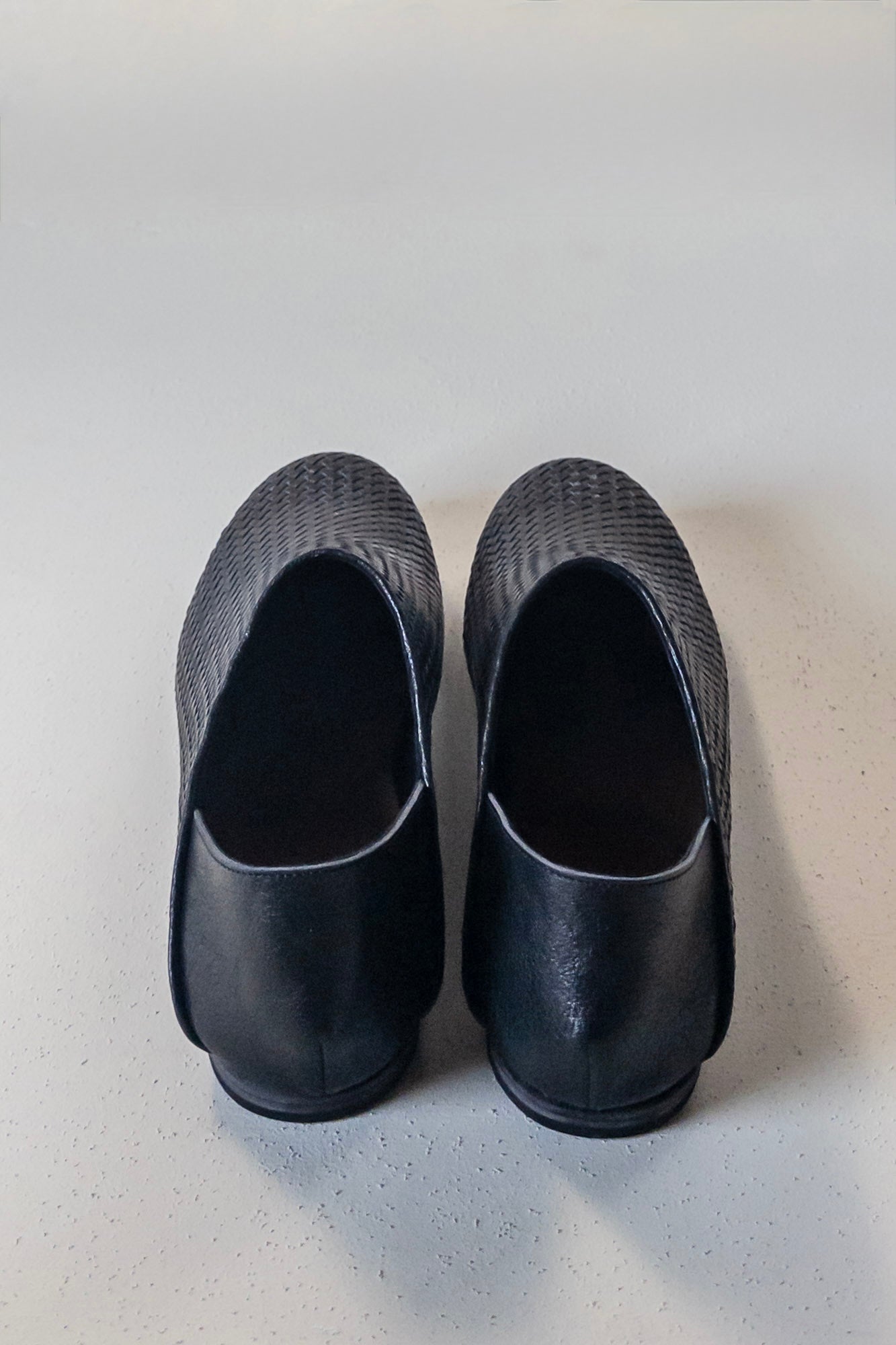 JAN-JAN VAN ESSCHE × PETROSOLAUM HANDWOVEN BABOUCHE BLACK