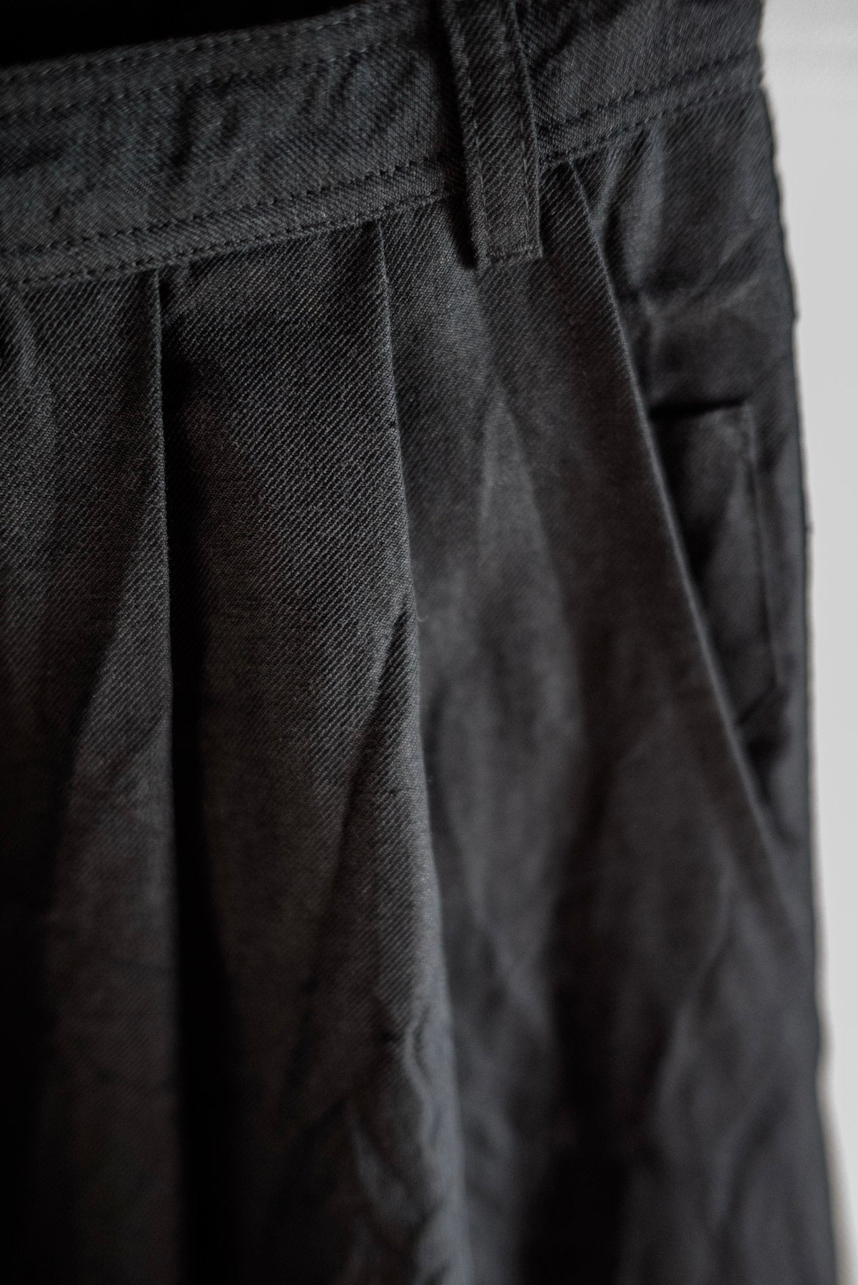 PANTALON À DOUBLE PLISSÉ JAN-JAN VAN ESSCHE