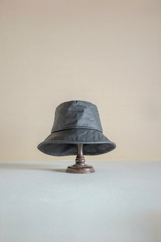 JAN-JAN VAN ESSCHE OVERSIZED BUCKET HAT COATED COTTON RIBSTOP OFF BLACK