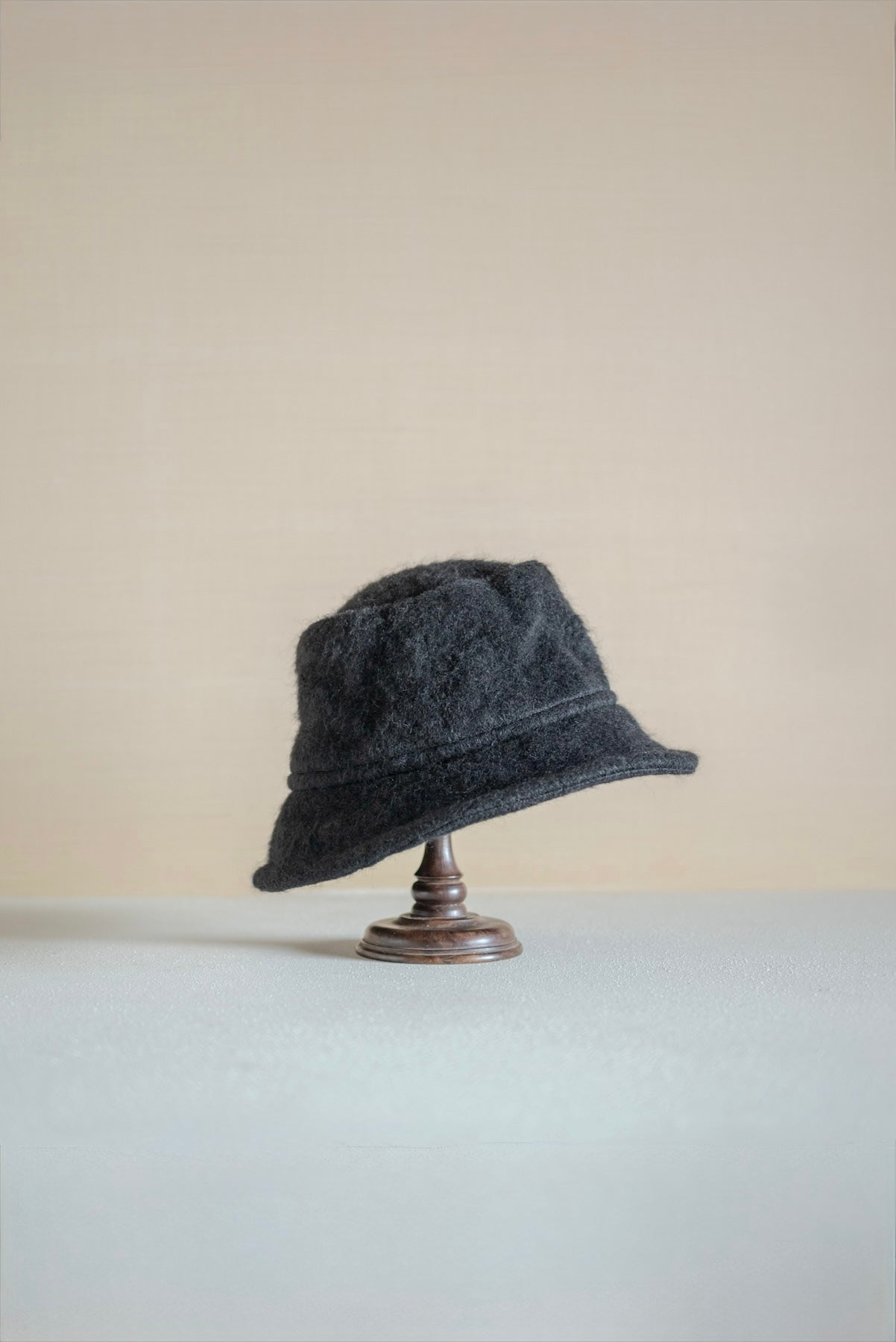 JAN-JAN VAN ESSCHE OVERSIZED BUCKET HAT TUMBLED HERRINGBONE BLACK